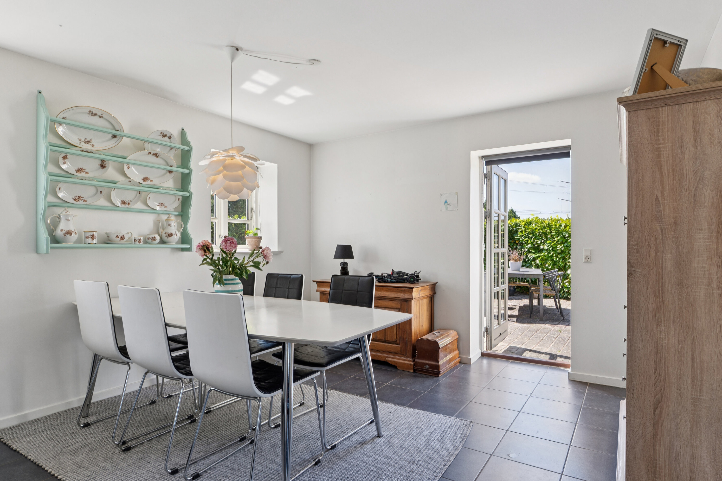 Fremhævet spisestue billede i fuldskærmstilstand. Billede af Charlottenlundvej 29, 8620 Kjellerup