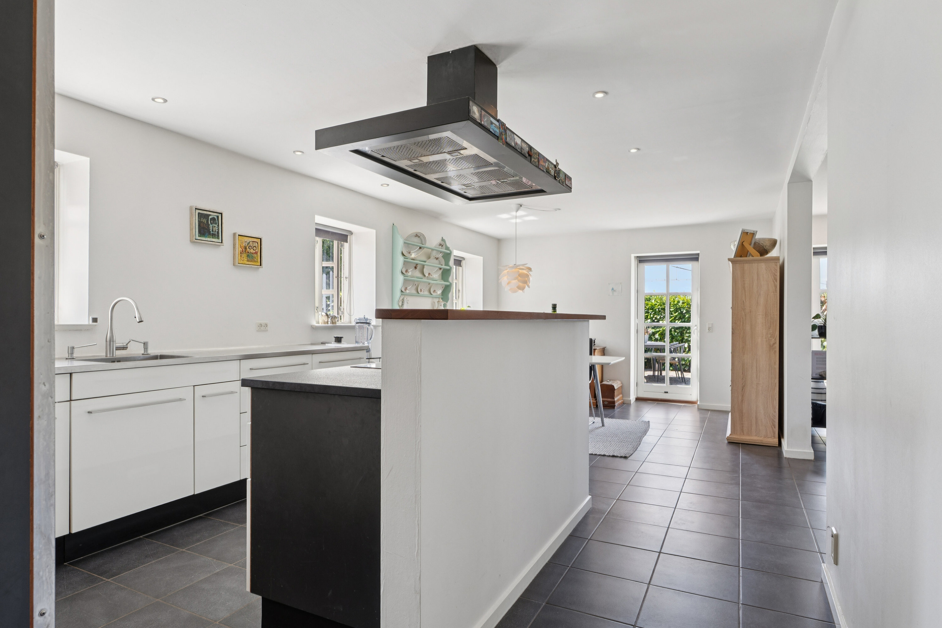 Fremhævet køkken billede i fuldskærmstilstand. Billede af Charlottenlundvej 29, 8620 Kjellerup