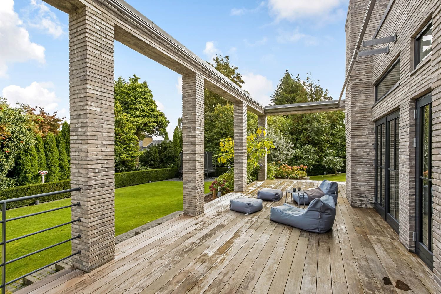 Fremhævet terrasse billede i fuldskærmstilstand. Billede af Hørhavevej 75A, 8270 Højbjerg