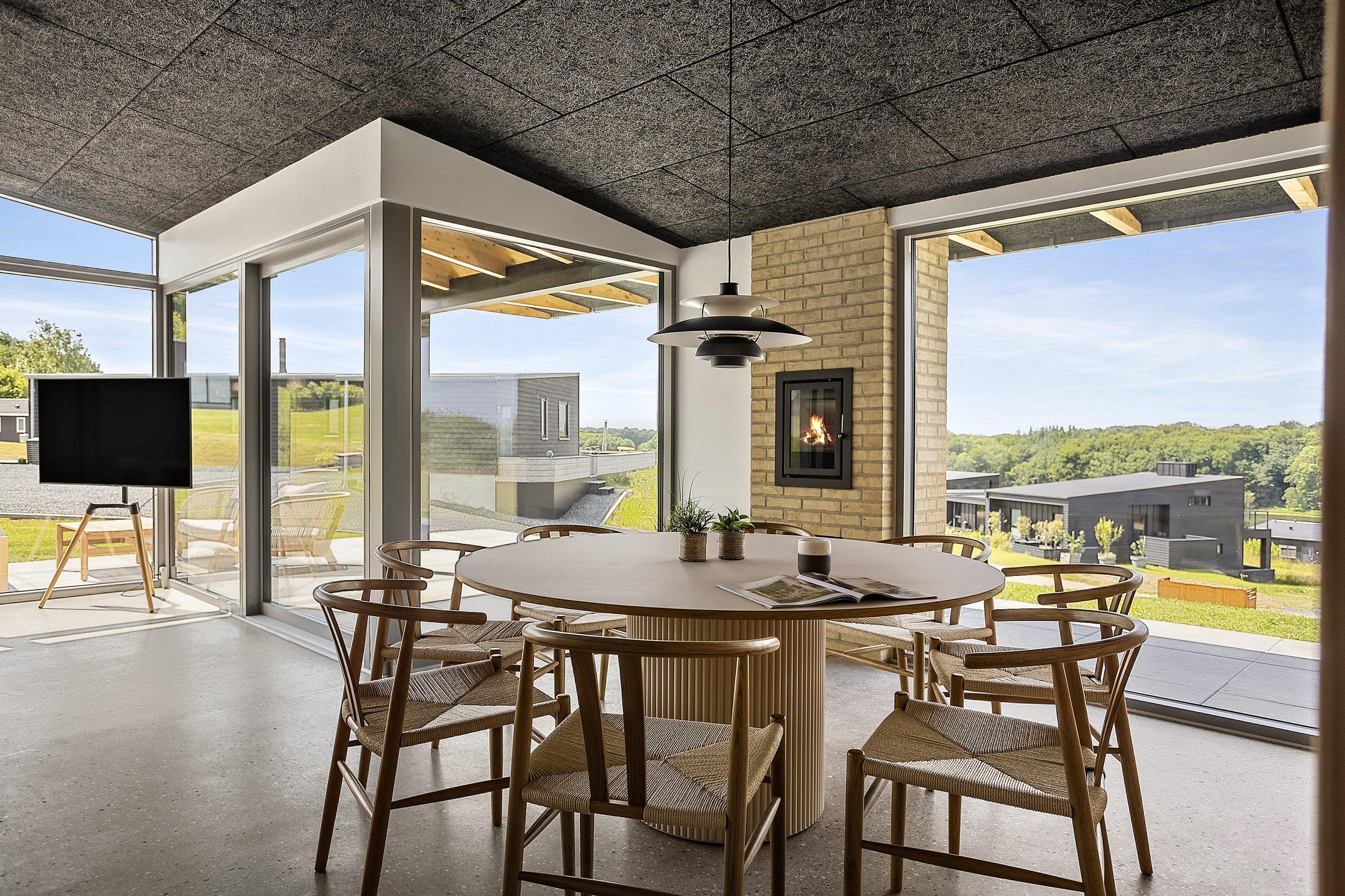 Fremhævet spisestue billede i fuldskærmstilstand. Billede af Skovsøen 23, Løjt Nørreskov, 6200 Aabenraa