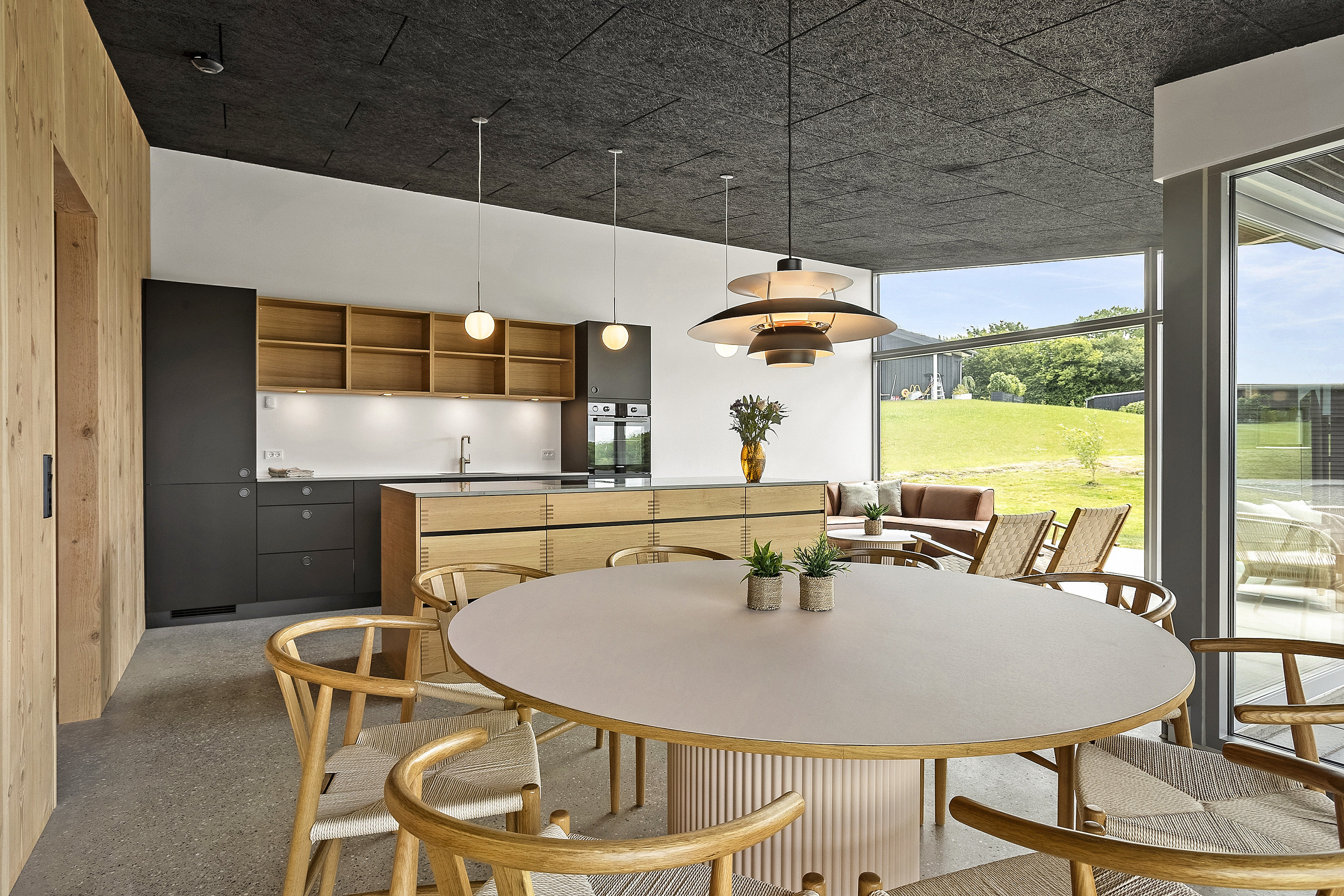 Fremhævet spisestue billede i fuldskærmstilstand. Billede af Skovsøen 23, Løjt Nørreskov, 6200 Aabenraa