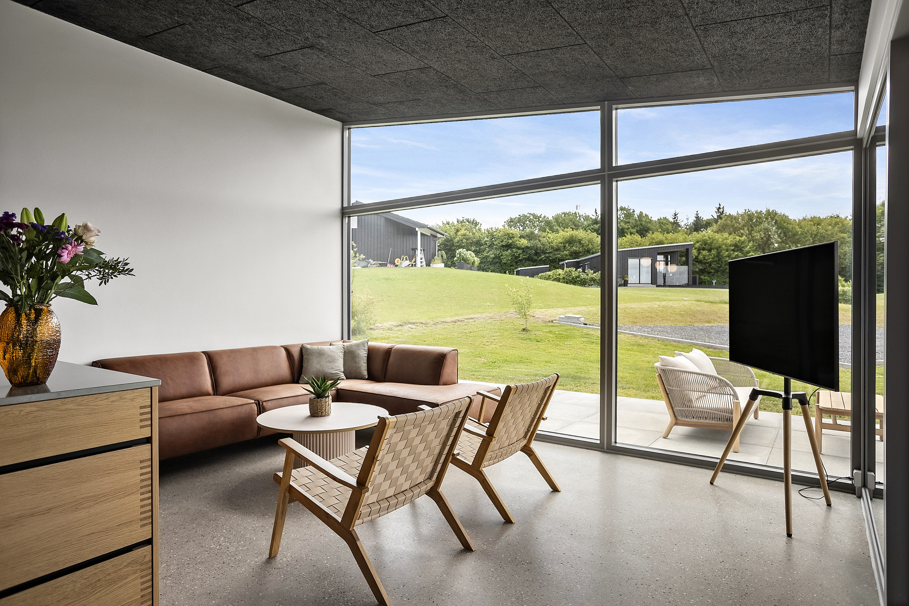 Fremhævet stue billede i fuldskærmstilstand. Billede af Skovsøen 23, Løjt Nørreskov, 6200 Aabenraa