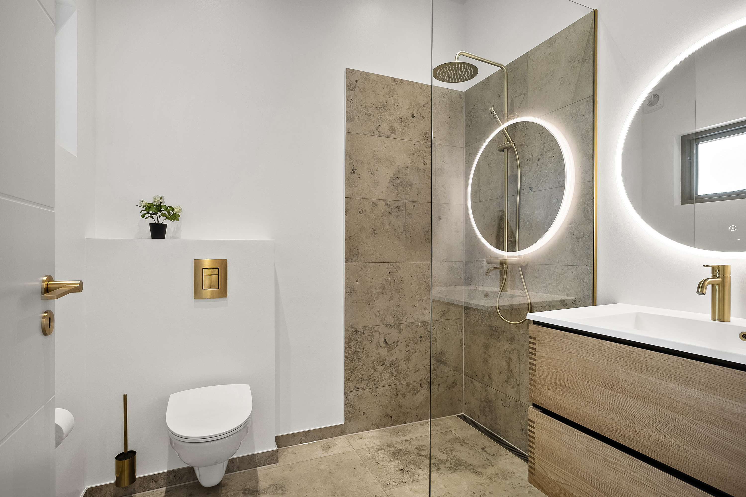 Fremhævet badeværelse billede i fuldskærmstilstand. Billede af Skovsøen 23, Løjt Nørreskov, 6200 Aabenraa