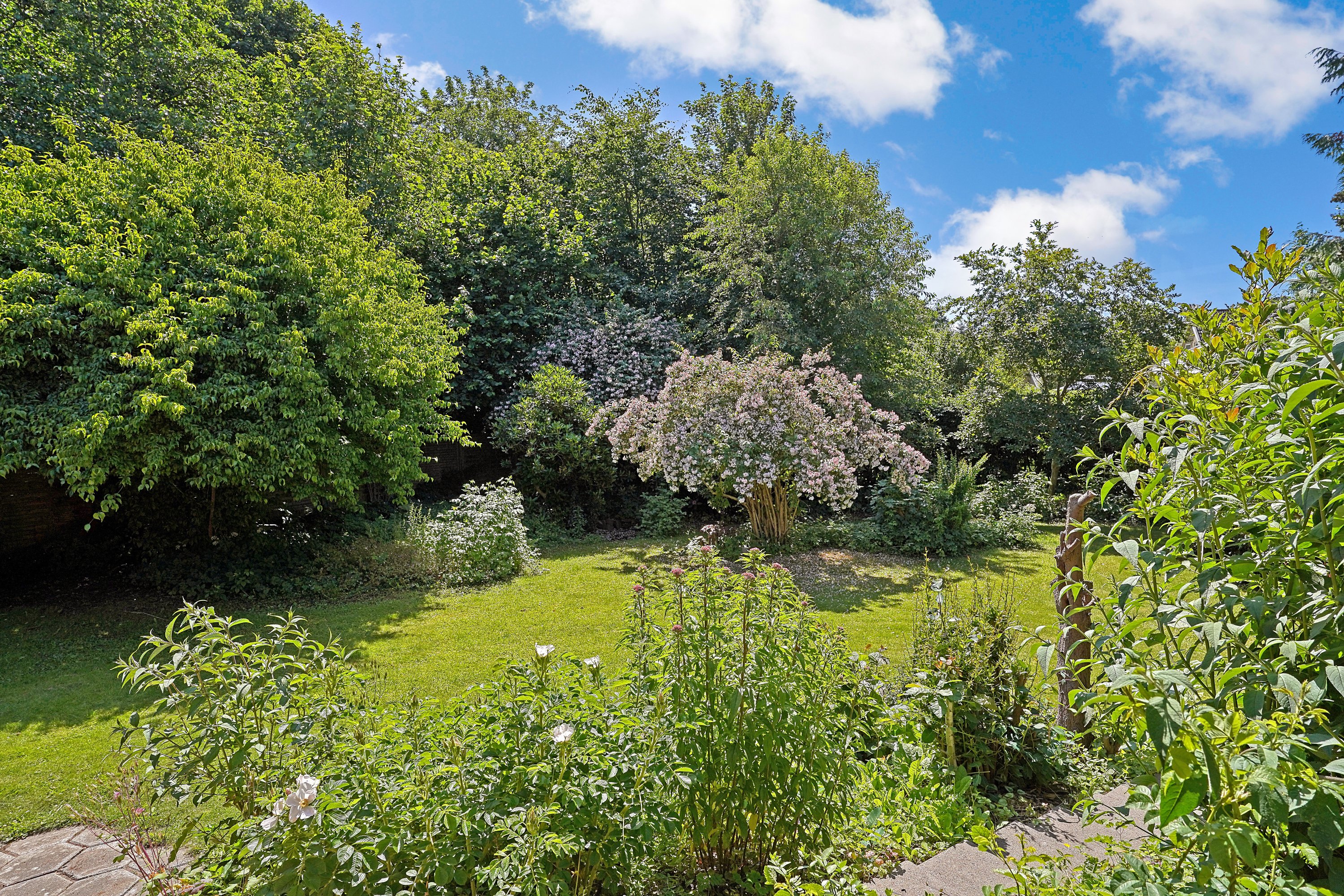 Fremhævet have billede i fuldskærmstilstand. Billede af Suhrs Alle 12, 3520 Farum