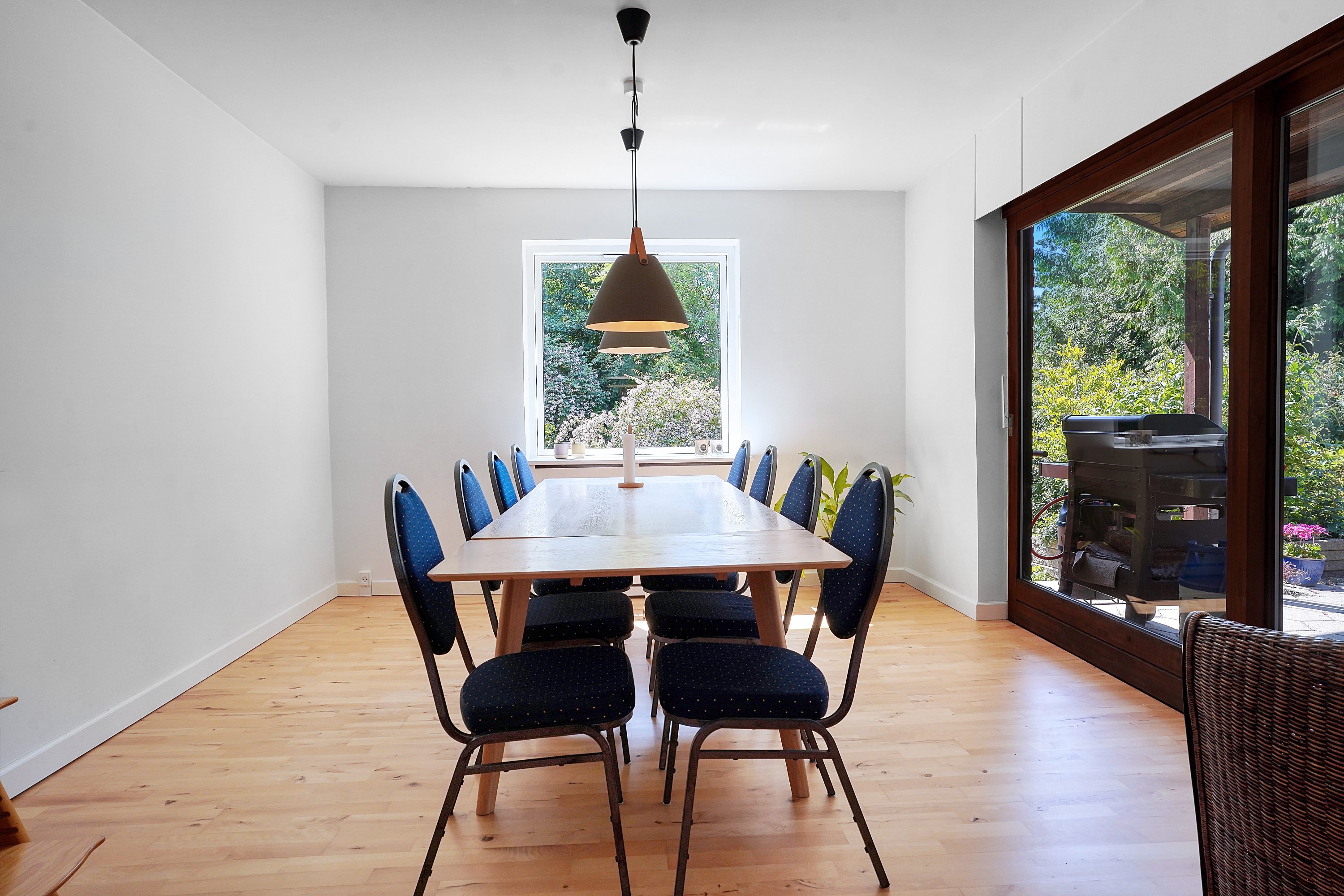 Fremhævet spisestue billede i fuldskærmstilstand. Billede af Suhrs Alle 12, 3520 Farum