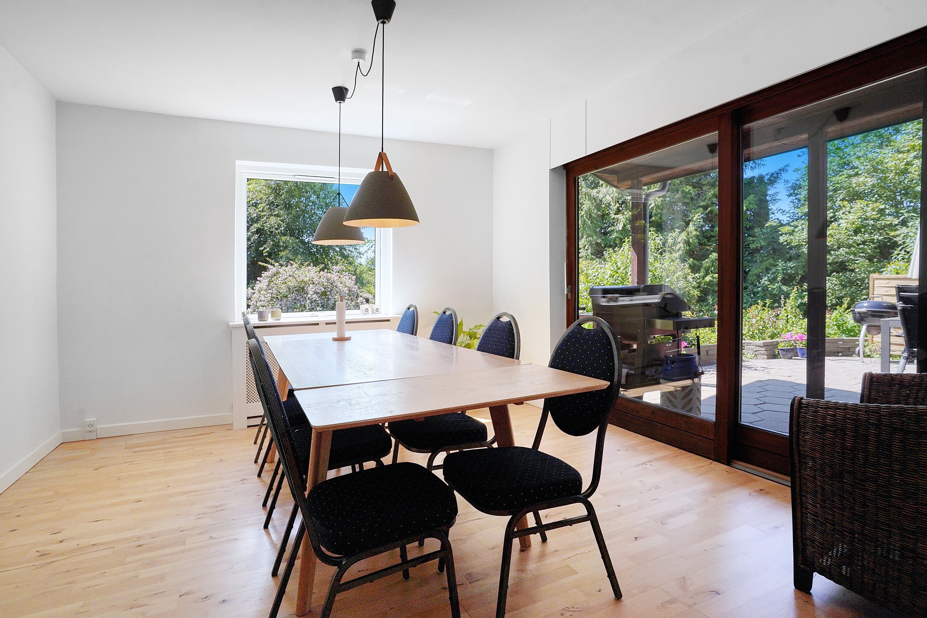 Fremhævet spisestue billede i fuldskærmstilstand. Billede af Suhrs Alle 12, 3520 Farum