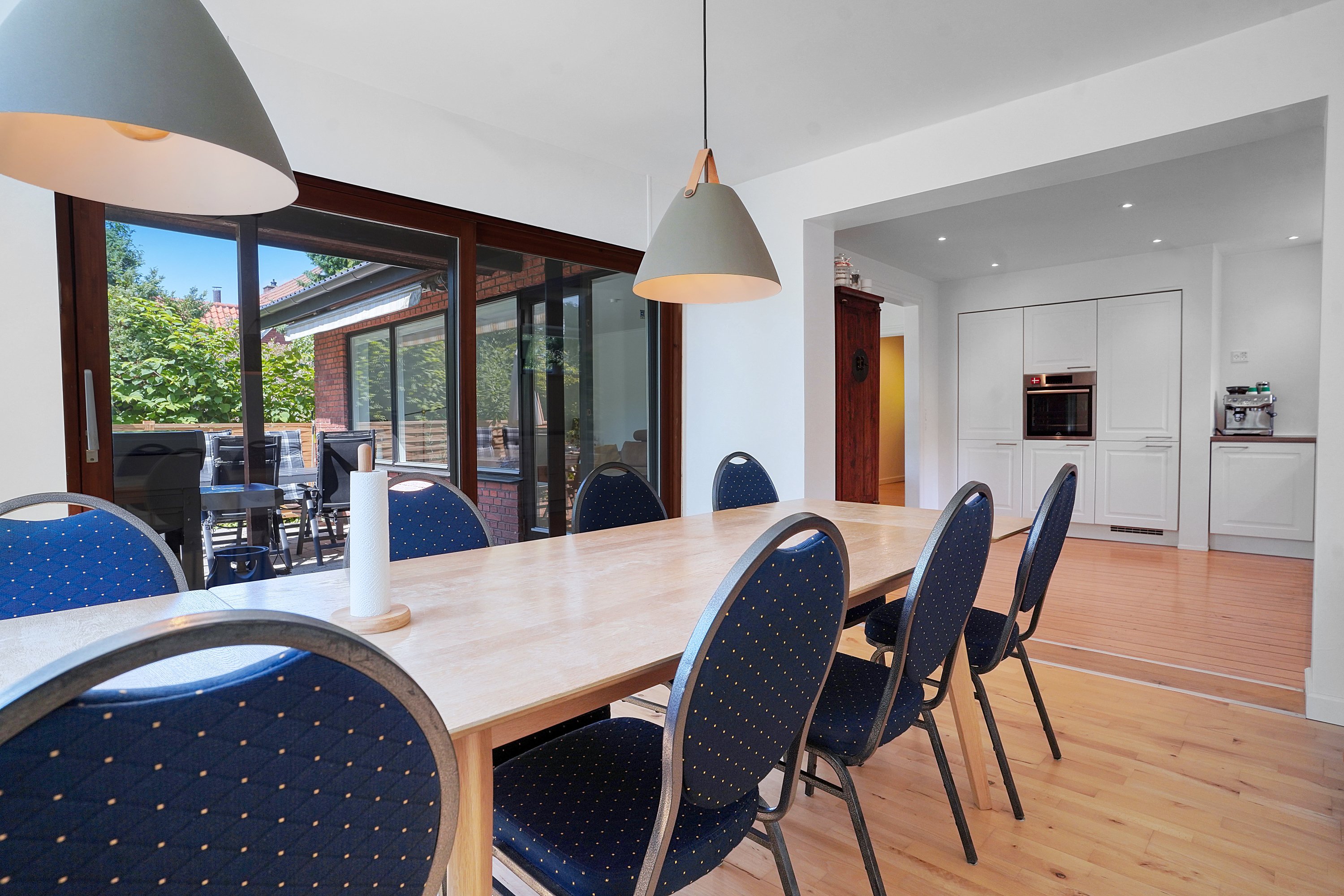 Fremhævet spisestue billede i fuldskærmstilstand. Billede af Suhrs Alle 12, 3520 Farum