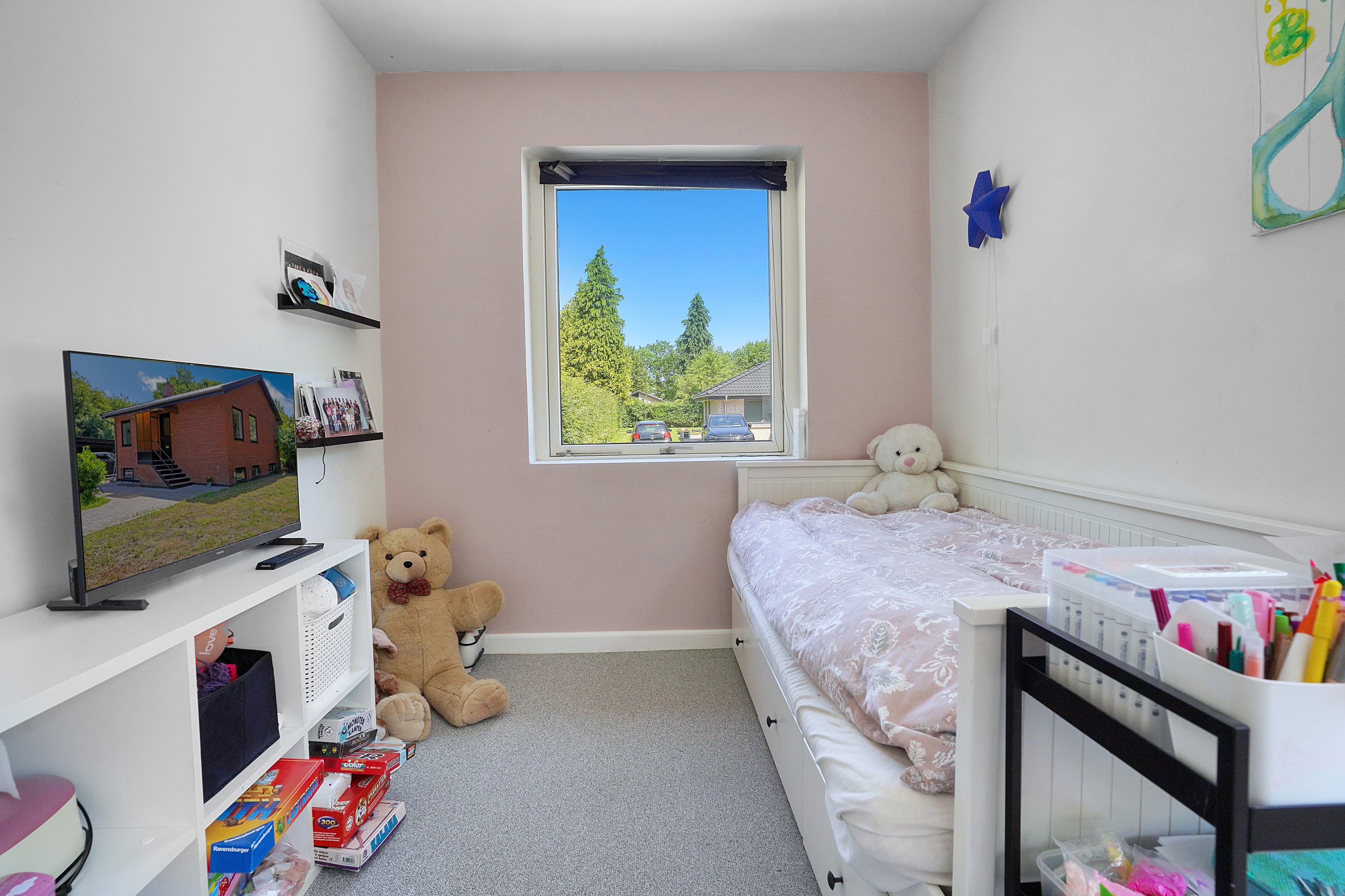 Fremhævet værelse billede i fuldskærmstilstand. Billede af Suhrs Alle 12, 3520 Farum