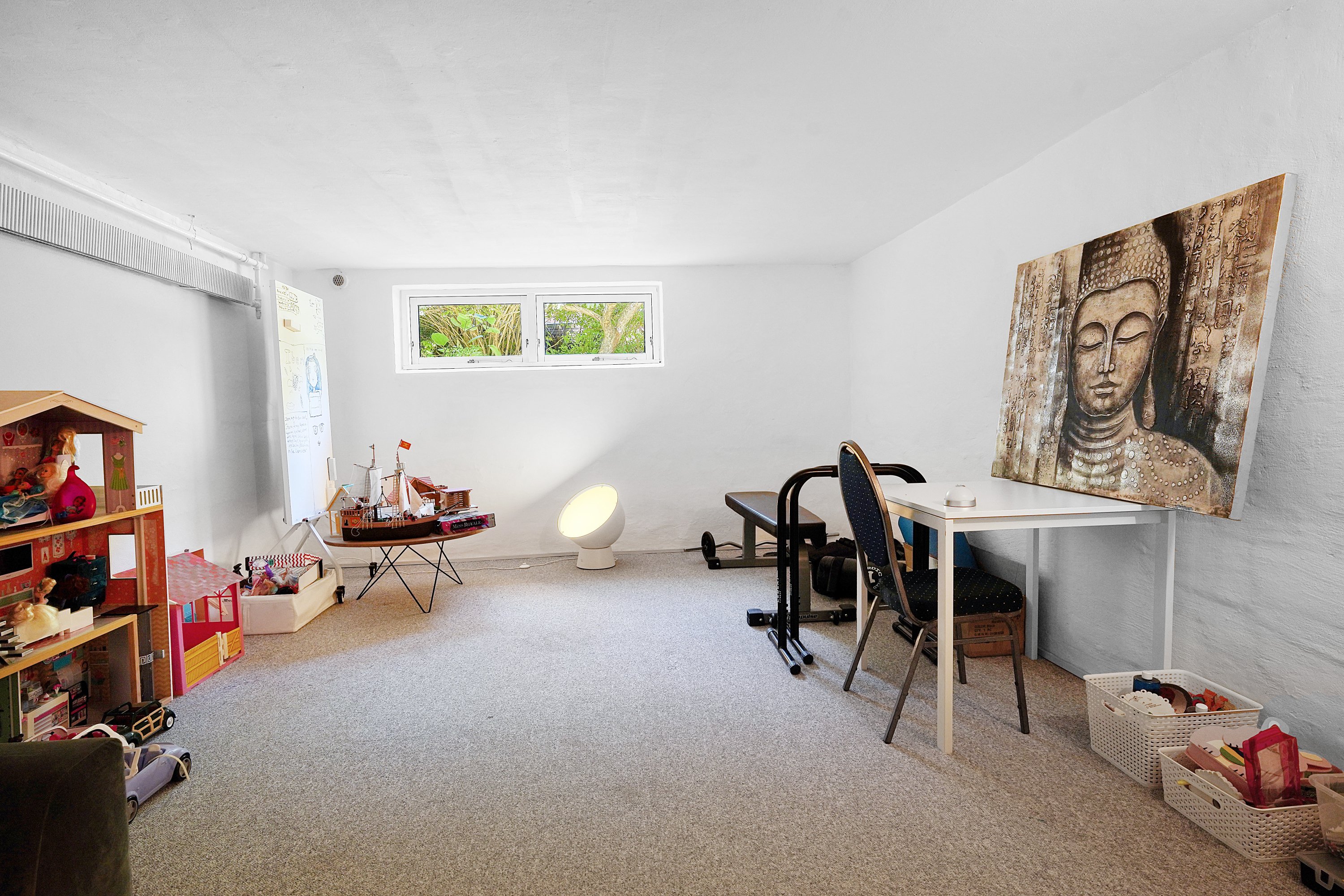 Fremhævet kælder billede i fuldskærmstilstand. Billede af Suhrs Alle 12, 3520 Farum