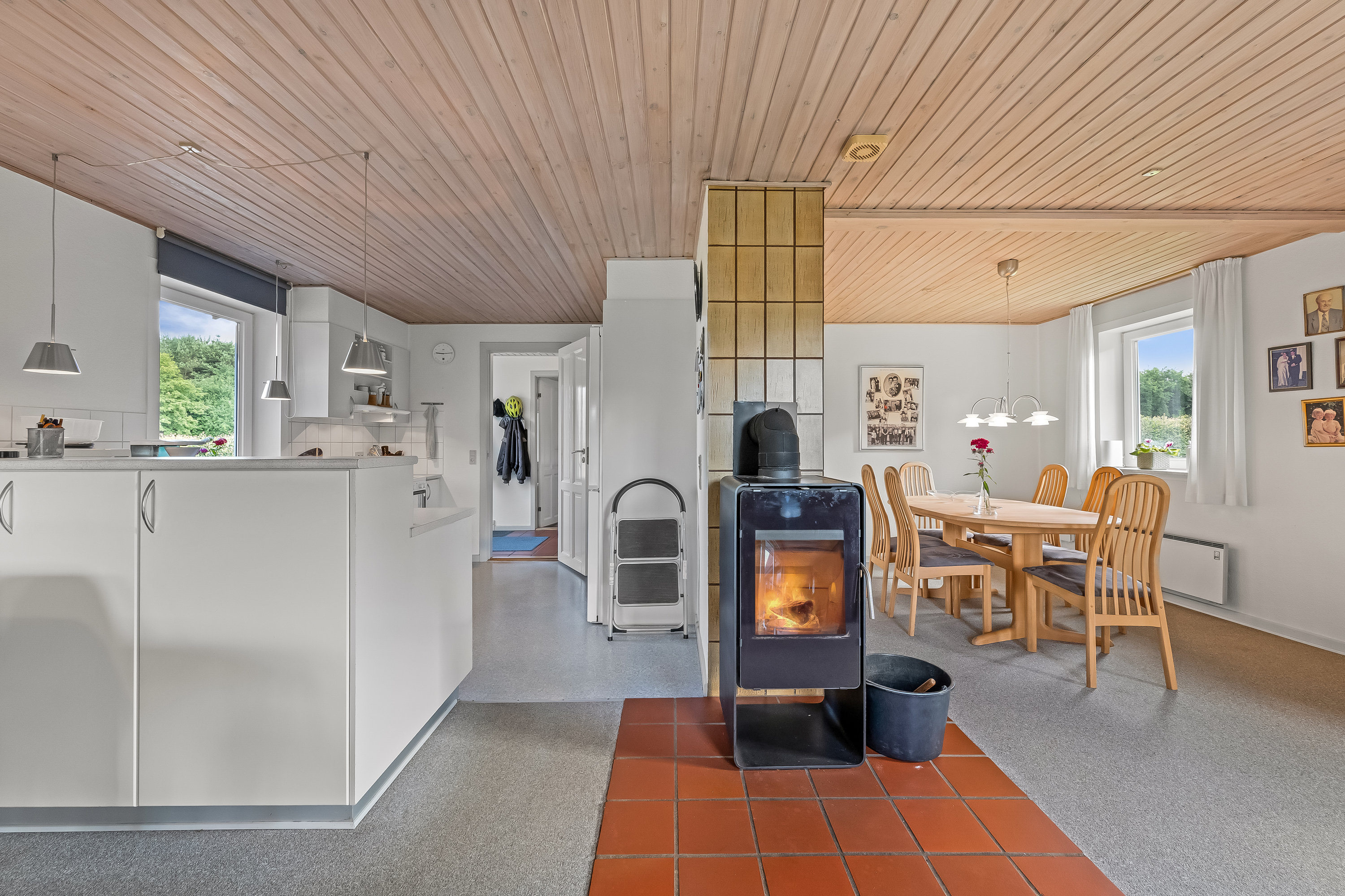 Fremhævet stue billede i fuldskærmstilstand. Billede af Rabjergvej 2, Dejbjerg, 6900 Skjern