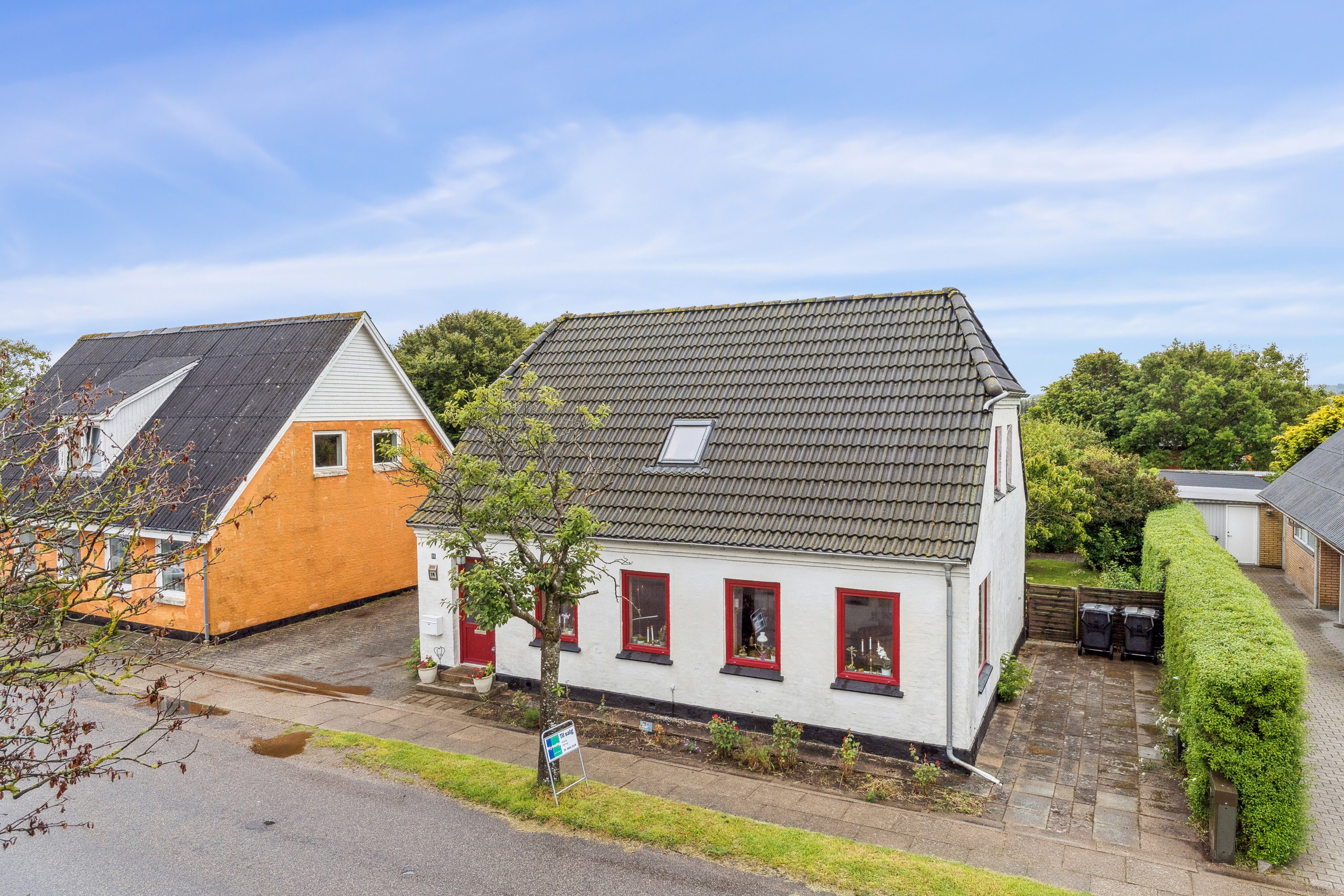 Fremhævet set fra vejen billede i fuldskærmstilstand. Billede af Gl Hirtshalsvej 19, Vidstrup, 9800 Hjørring