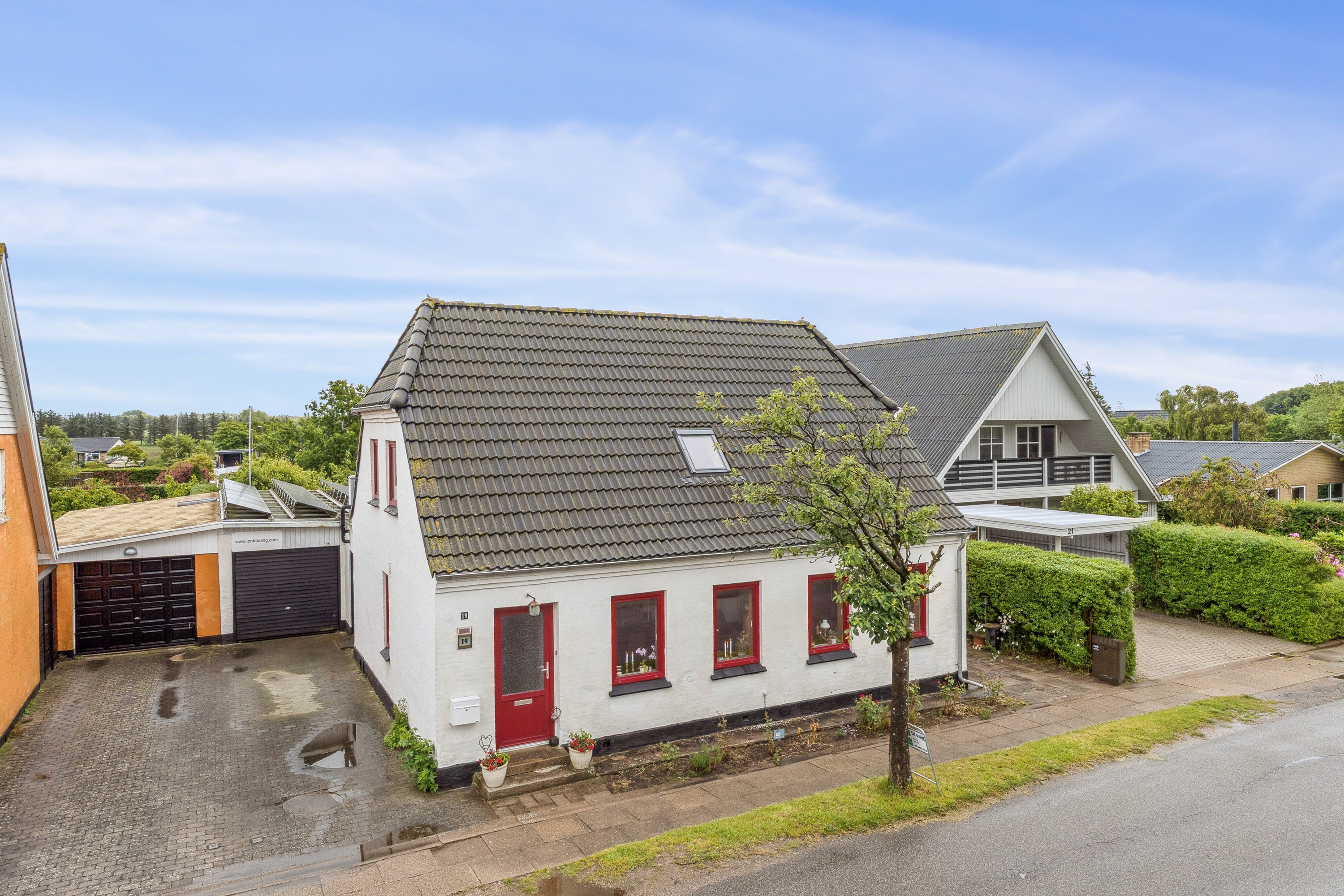 Fremhævet set fra vejen billede i fuldskærmstilstand. Billede af Gl Hirtshalsvej 19, Vidstrup, 9800 Hjørring