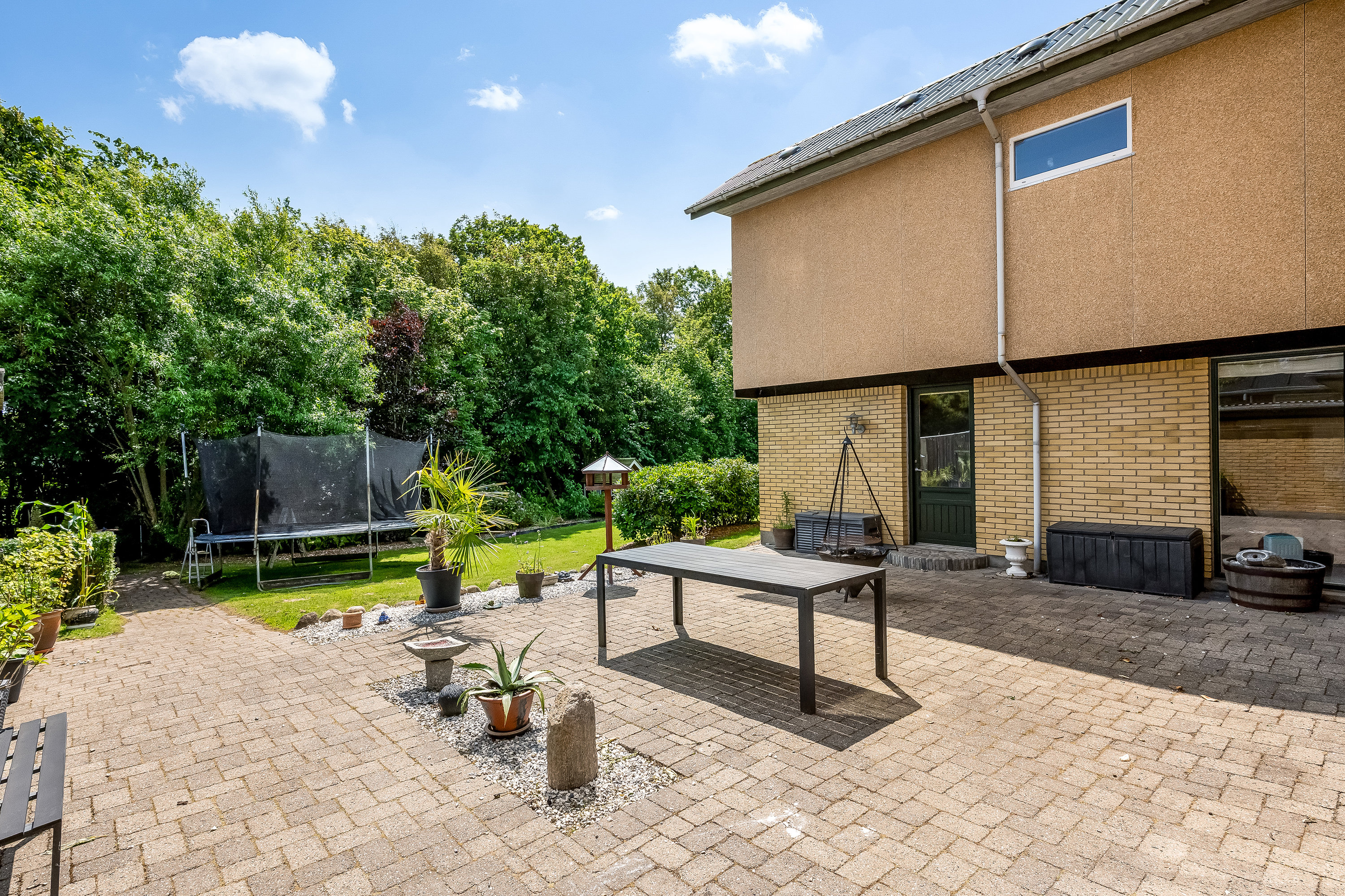 Fremhævet terrasse billede i fuldskærmstilstand. Billede af Falkevej 18, Heldum, 7620 Lemvig