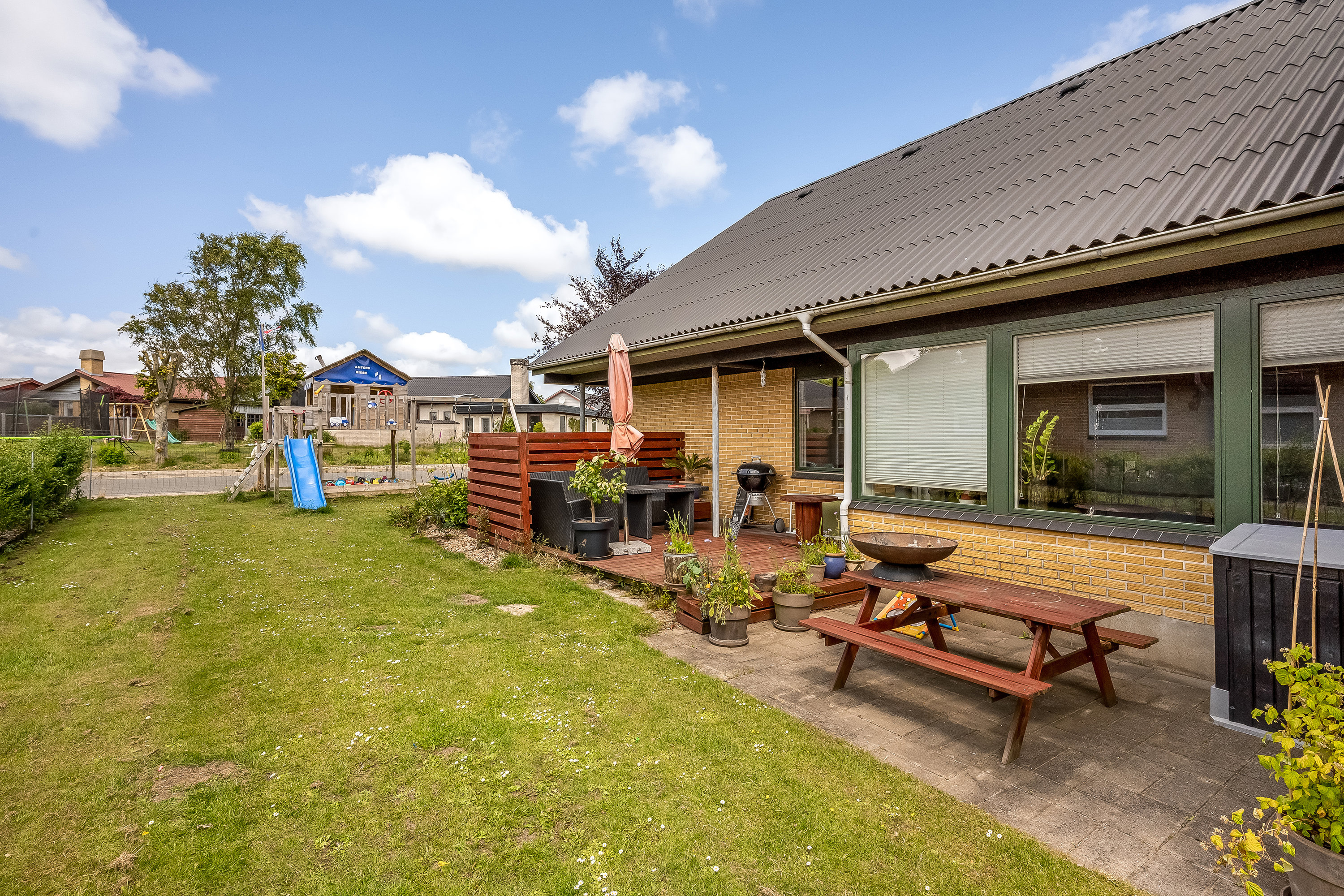 Fremhævet terrasse billede i fuldskærmstilstand. Billede af Falkevej 18, Heldum, 7620 Lemvig