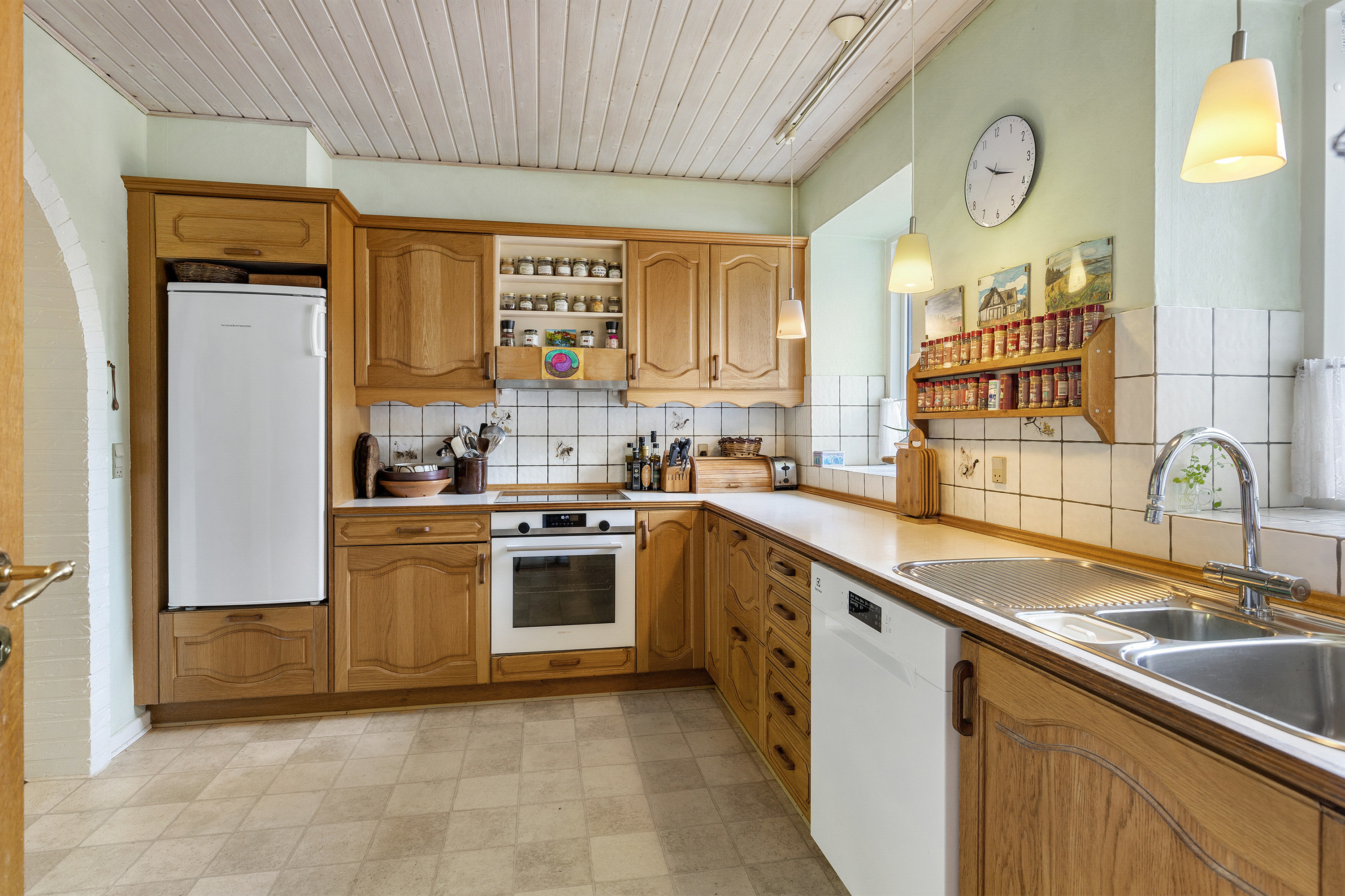 Fremhævet køkken billede i fuldskærmstilstand. Billede af Skatskovvej 35, Guldager, 9620 Aalestrup