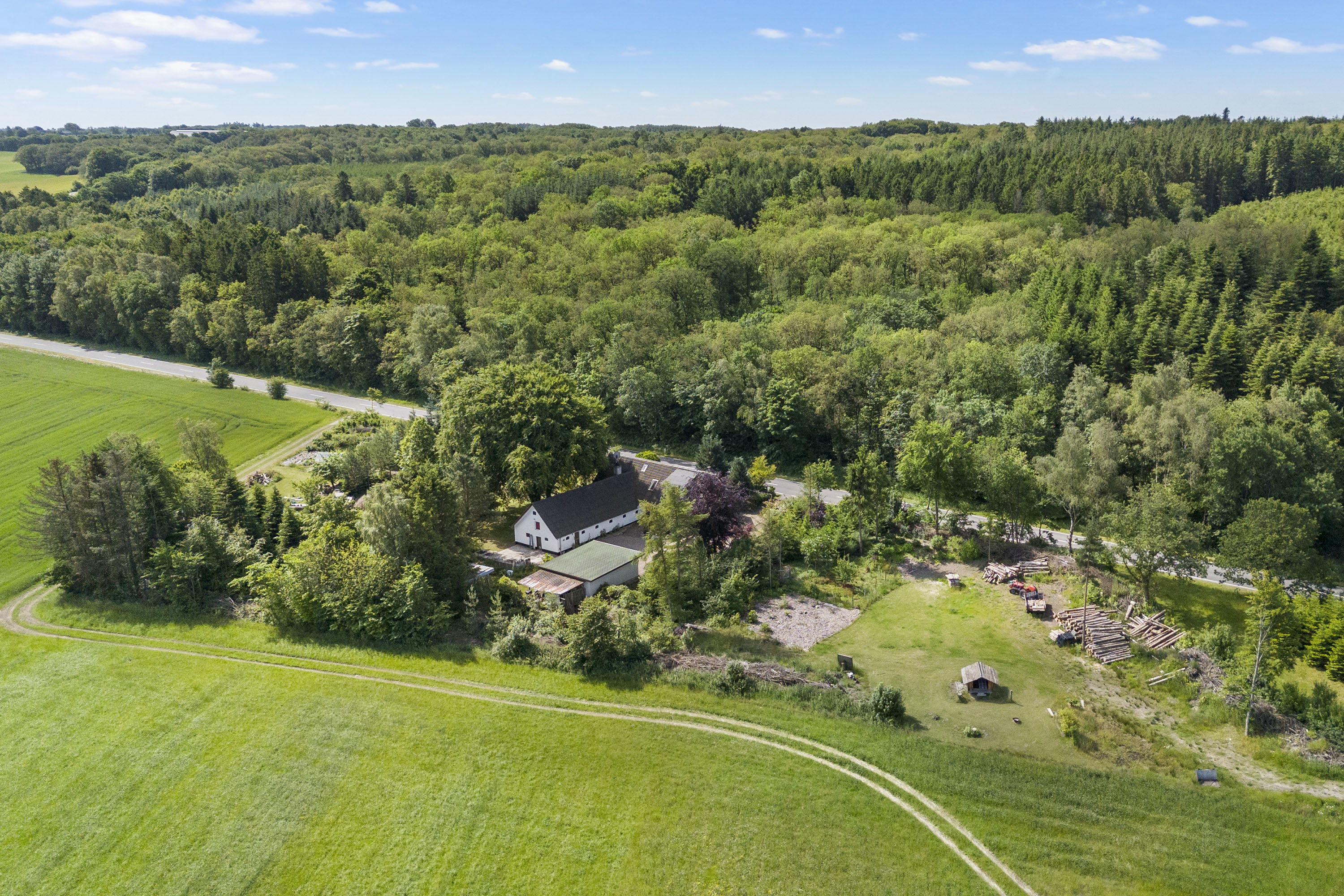 Fremhævet luftfoto billede i fuldskærmstilstand. Billede af Skatskovvej 35, Guldager, 9620 Aalestrup