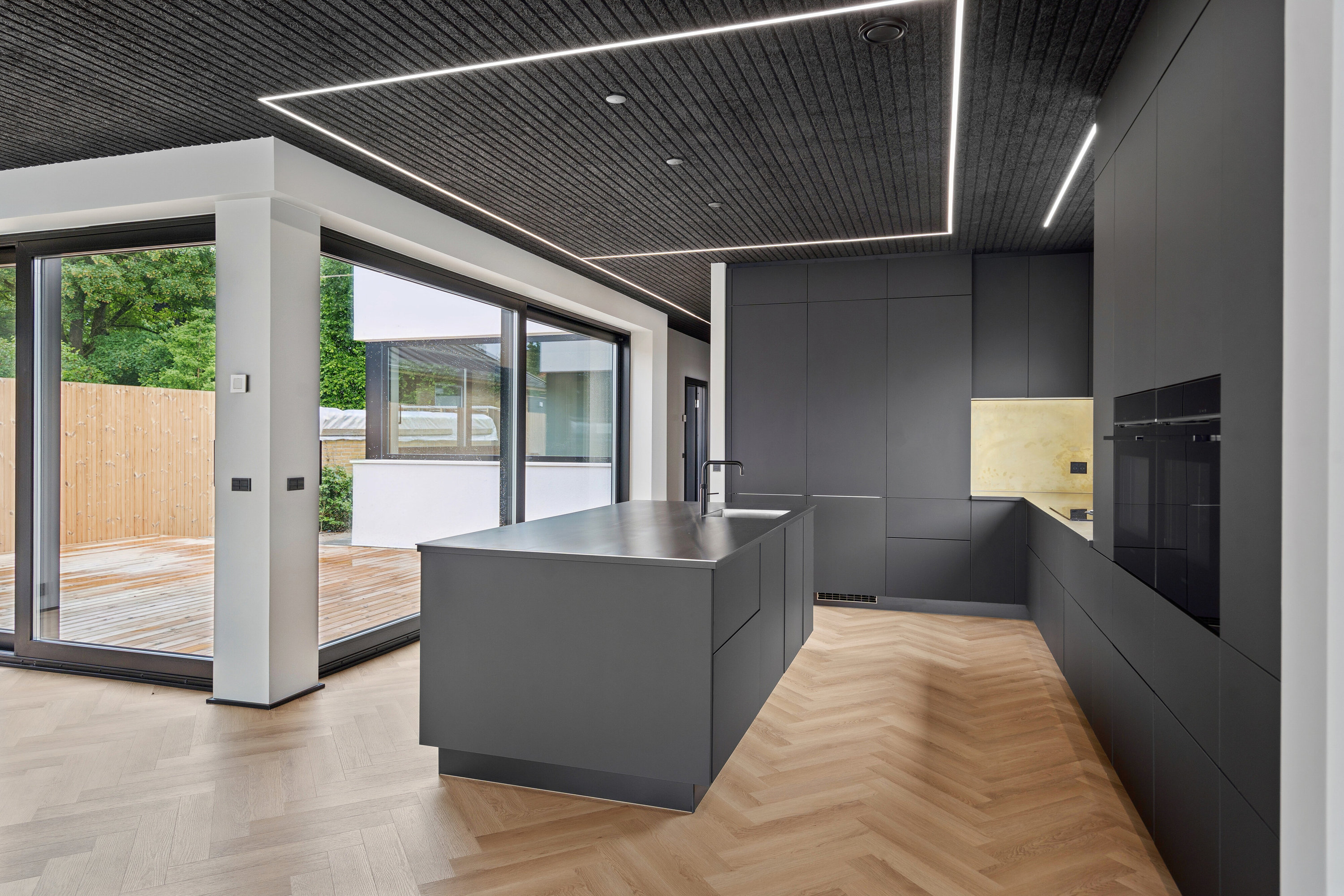 Fremhævet køkken billede i fuldskærmstilstand. Billede af Højløkke Allé 41, Næsby, 5270 Odense N