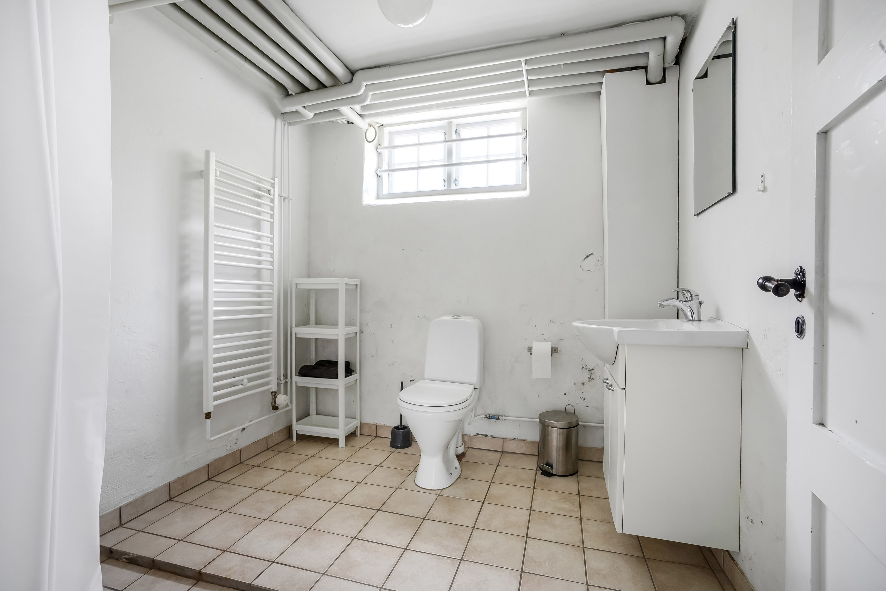 Fremhævet toilet billede i fuldskærmstilstand. Billede af Haraldsgade 20, 5000 Odense C