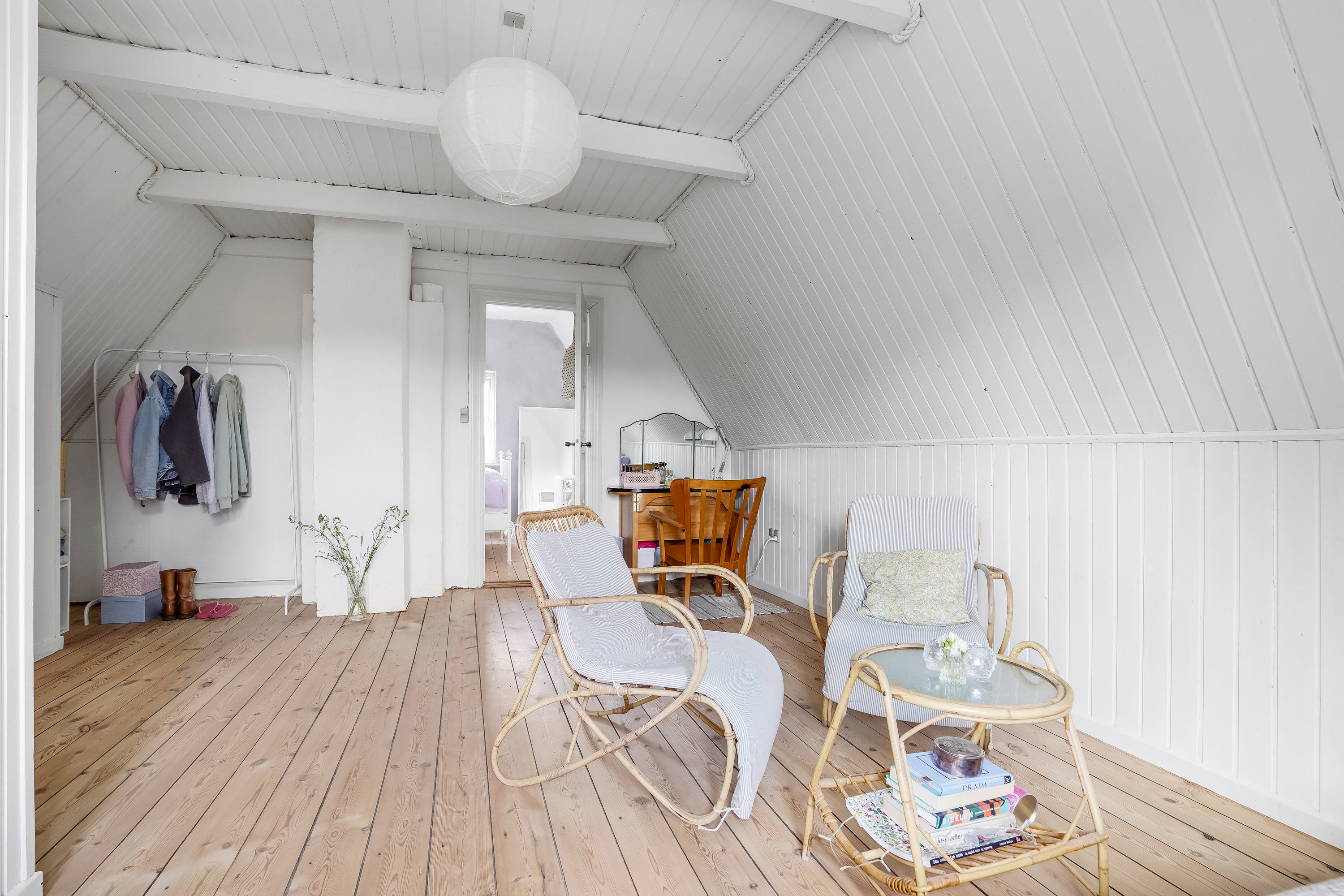 Fremhævet stue billede i fuldskærmstilstand. Billede af Haraldsgade 20, 5000 Odense C