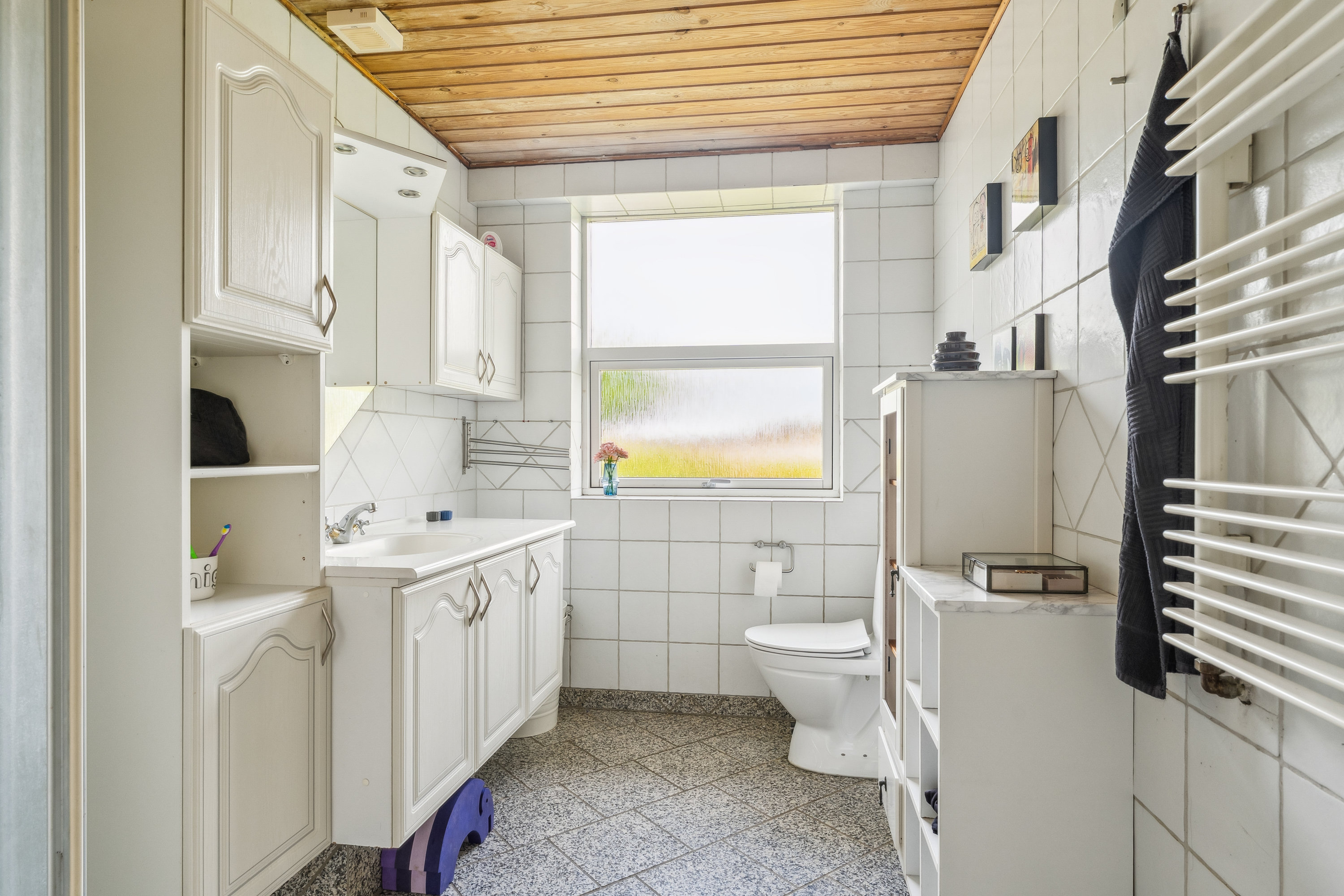 Fremhævet badeværelse billede i fuldskærmstilstand. Billede af Randersvej 4, Mejlby, 8981 Spentrup