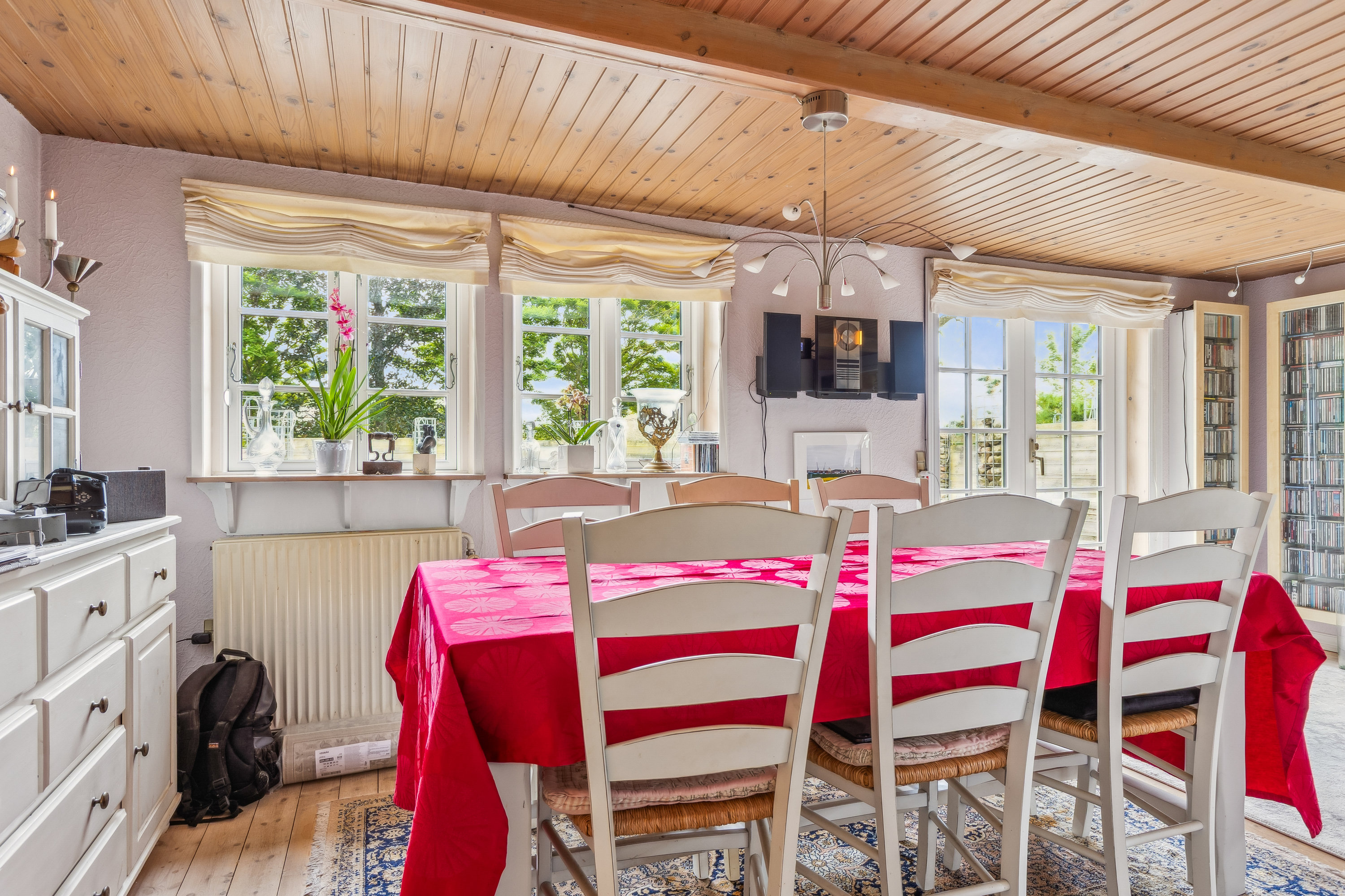 Fremhævet spisestue billede i fuldskærmstilstand. Billede af Tissøvej 29, Jorløse, 4490 Jerslev Sjælland