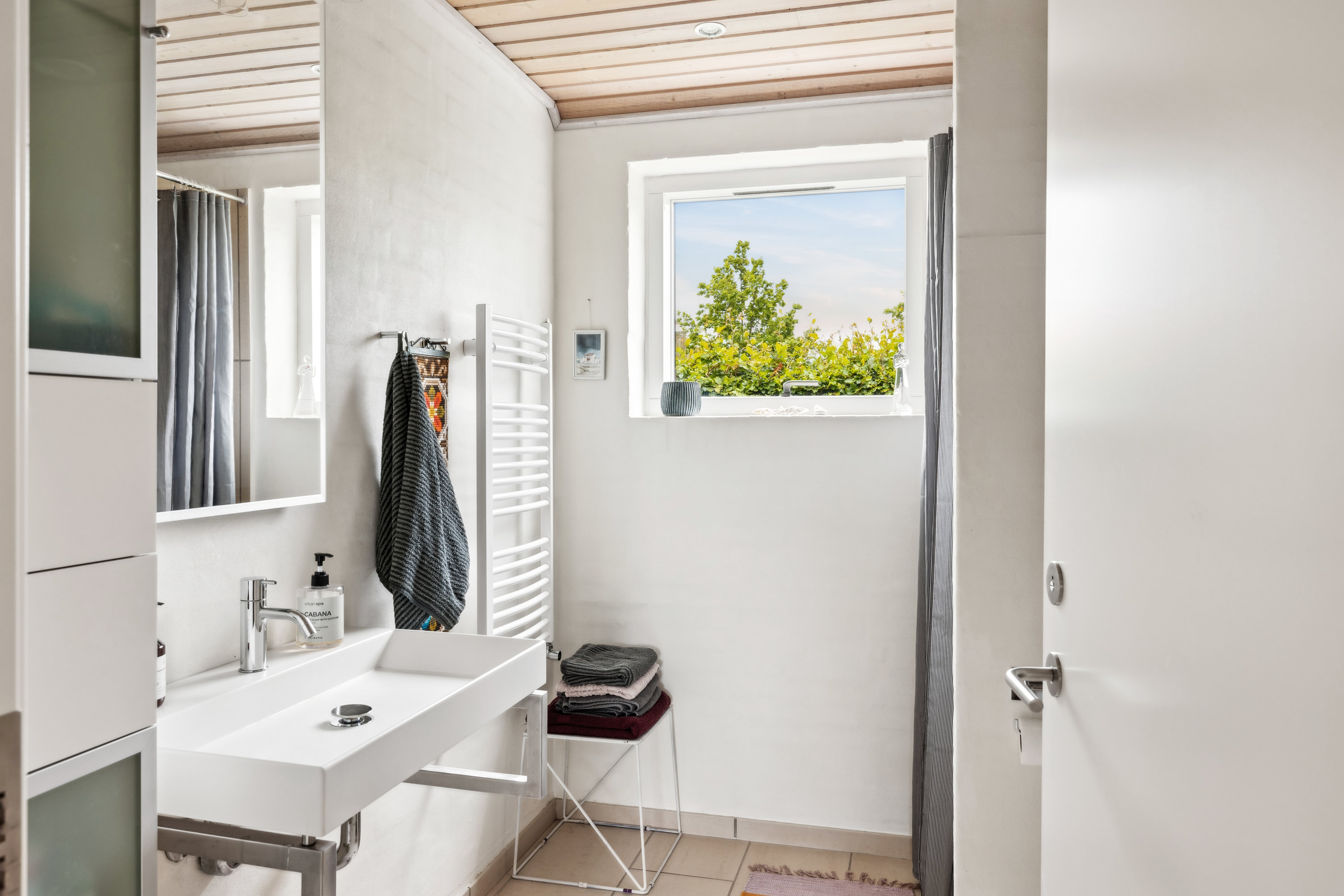 Fremhævet badeværelse billede i fuldskærmstilstand. Billede af Tendrup Møllevej 35, 8543 Hornslet