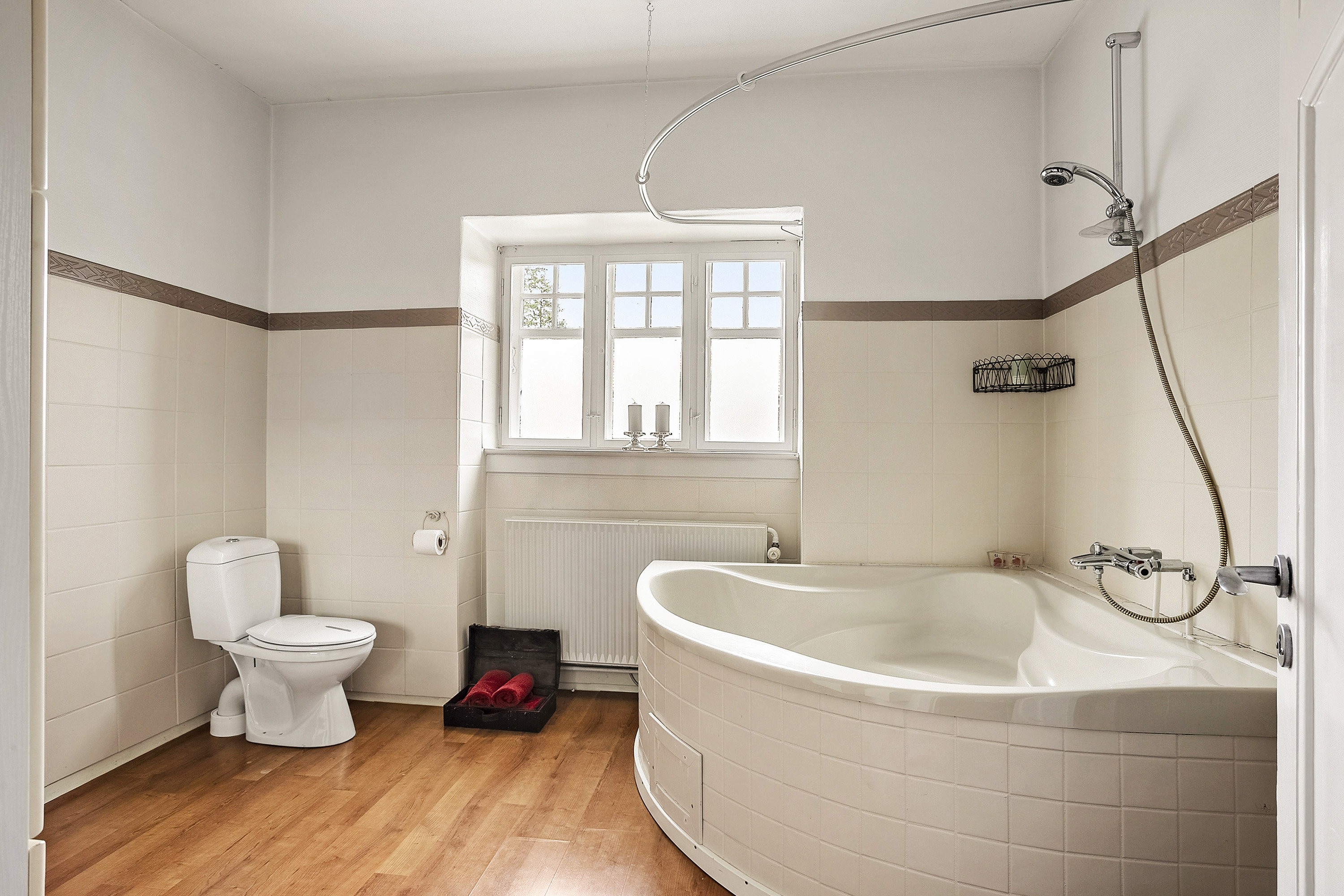 Fremhævet badeværelse billede i fuldskærmstilstand. Billede af Aastrupvej 65A, 6100 Haderslev