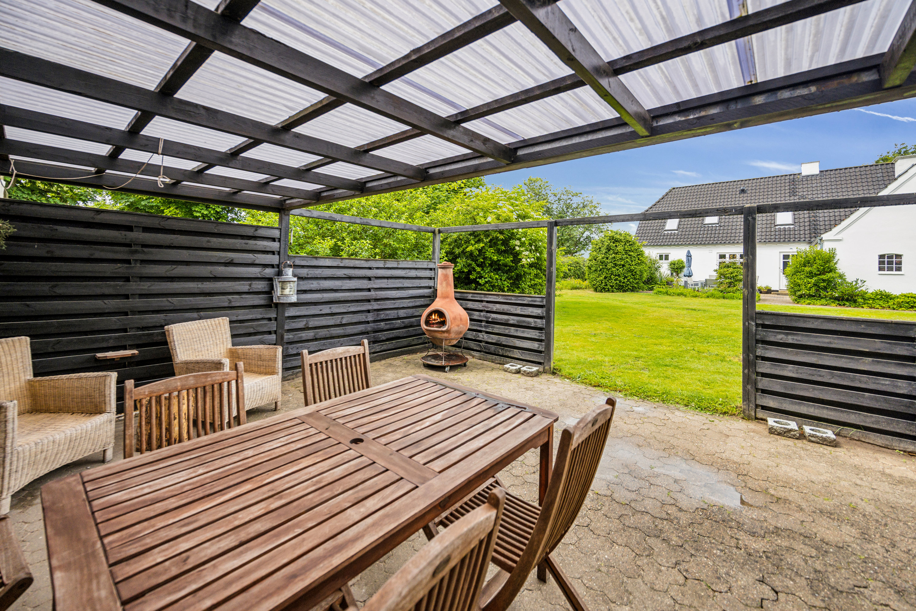 Fremhævet terrasse billede i fuldskærmstilstand. Billede af V Hassingvej 31, 9320 Hjallerup