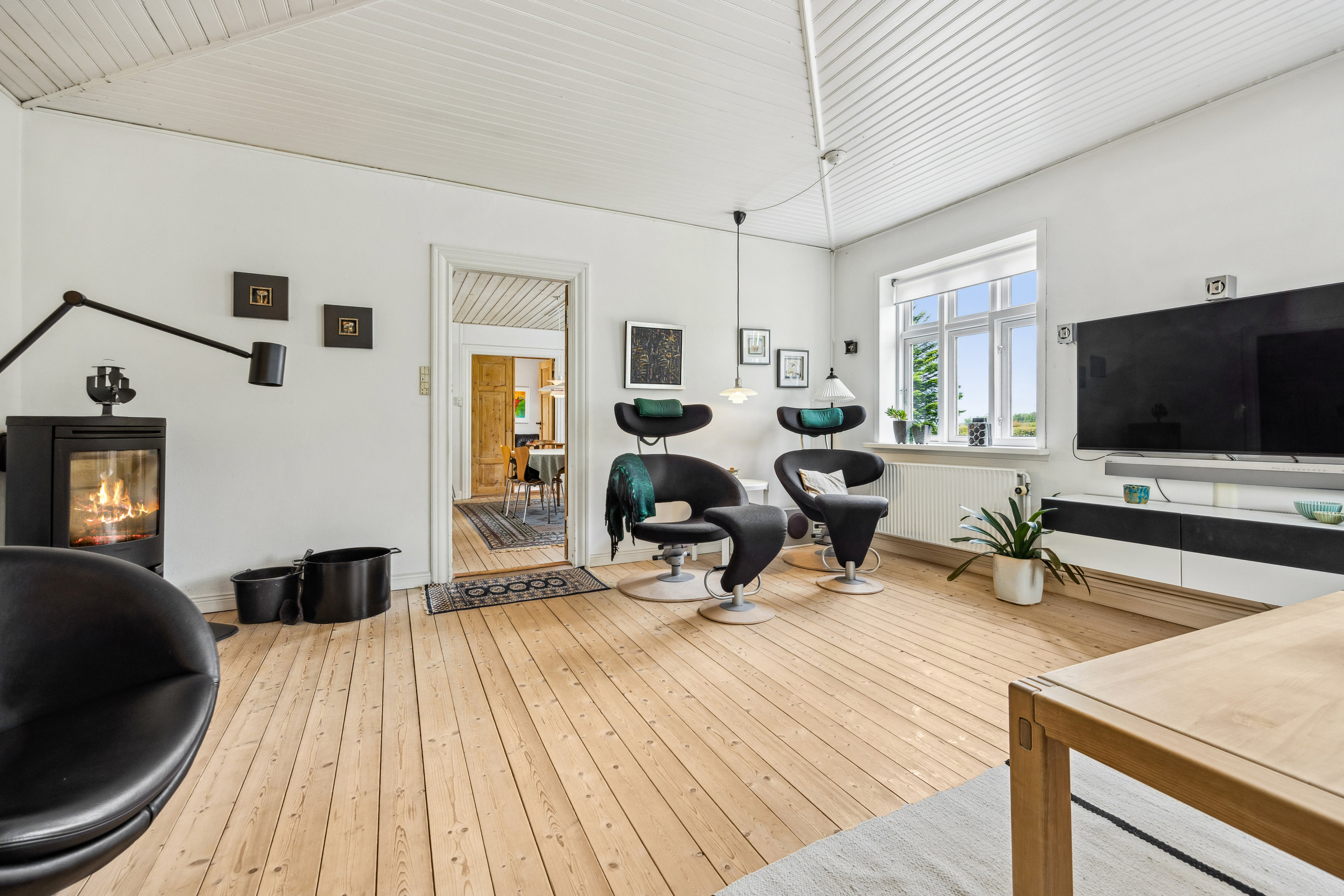 Fremhævet stue billede i fuldskærmstilstand. Billede af V Hassingvej 31, 9320 Hjallerup