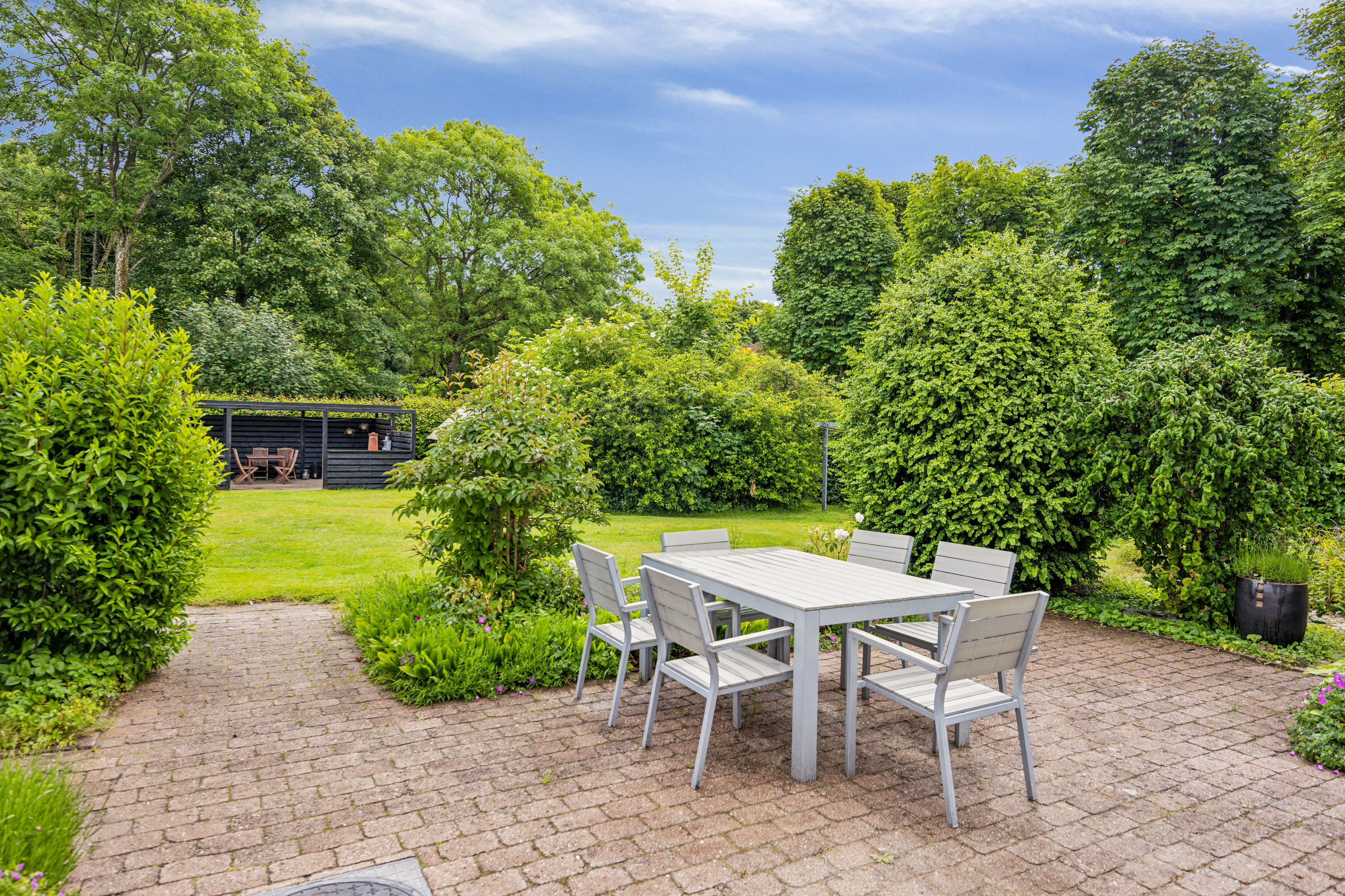 Fremhævet have billede i fuldskærmstilstand. Billede af V Hassingvej 31, 9320 Hjallerup