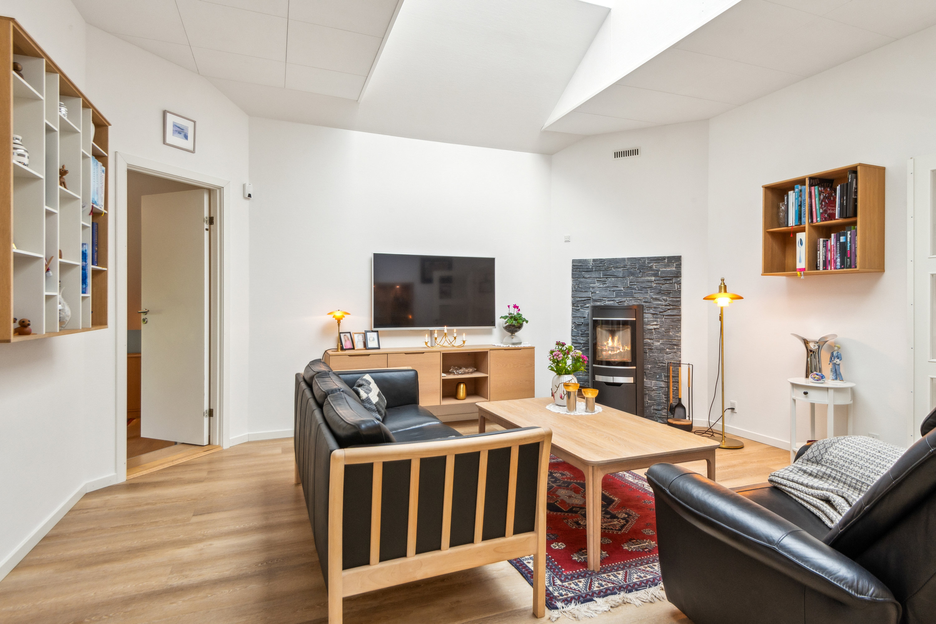 Fremhævet stue billede i fuldskærmstilstand. Billede af Nibevej 229, Moldbjerg, 9530 Støvring