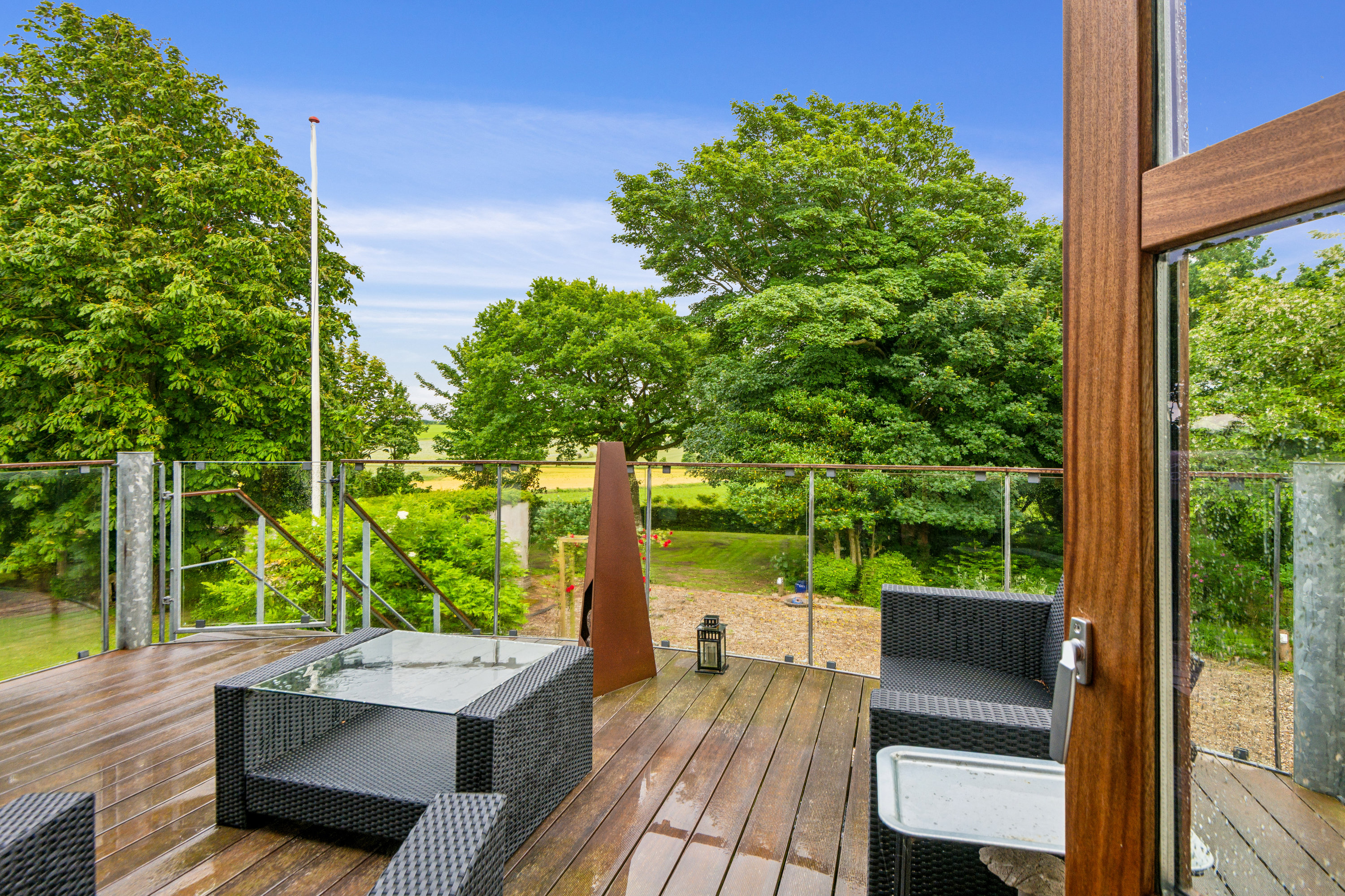 Fremhævet terrasse billede i fuldskærmstilstand. Billede af Nibevej 229, Moldbjerg, 9530 Støvring