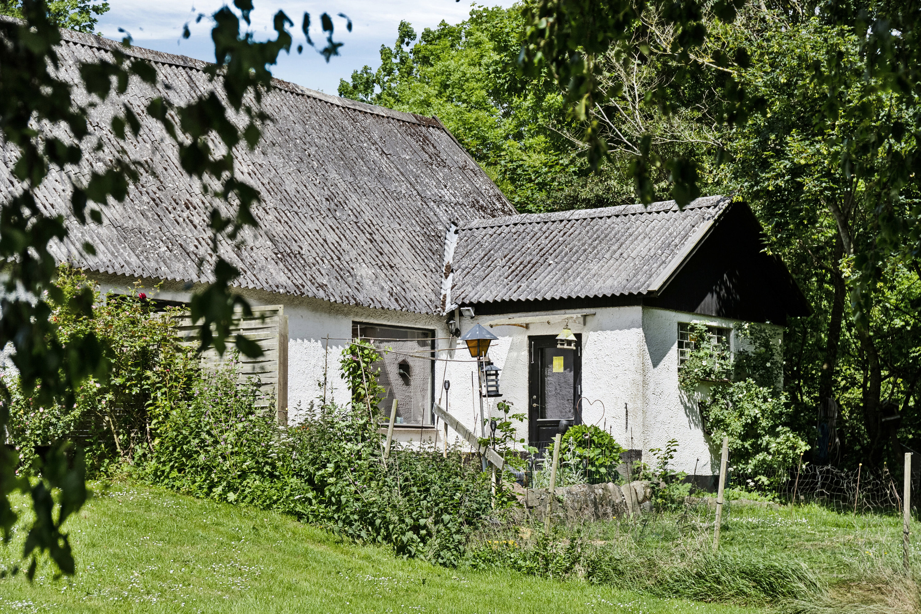 Fremhævet set fra haven billede i fuldskærmstilstand. Billede af Engelstrupvej 6, 4571 Grevinge