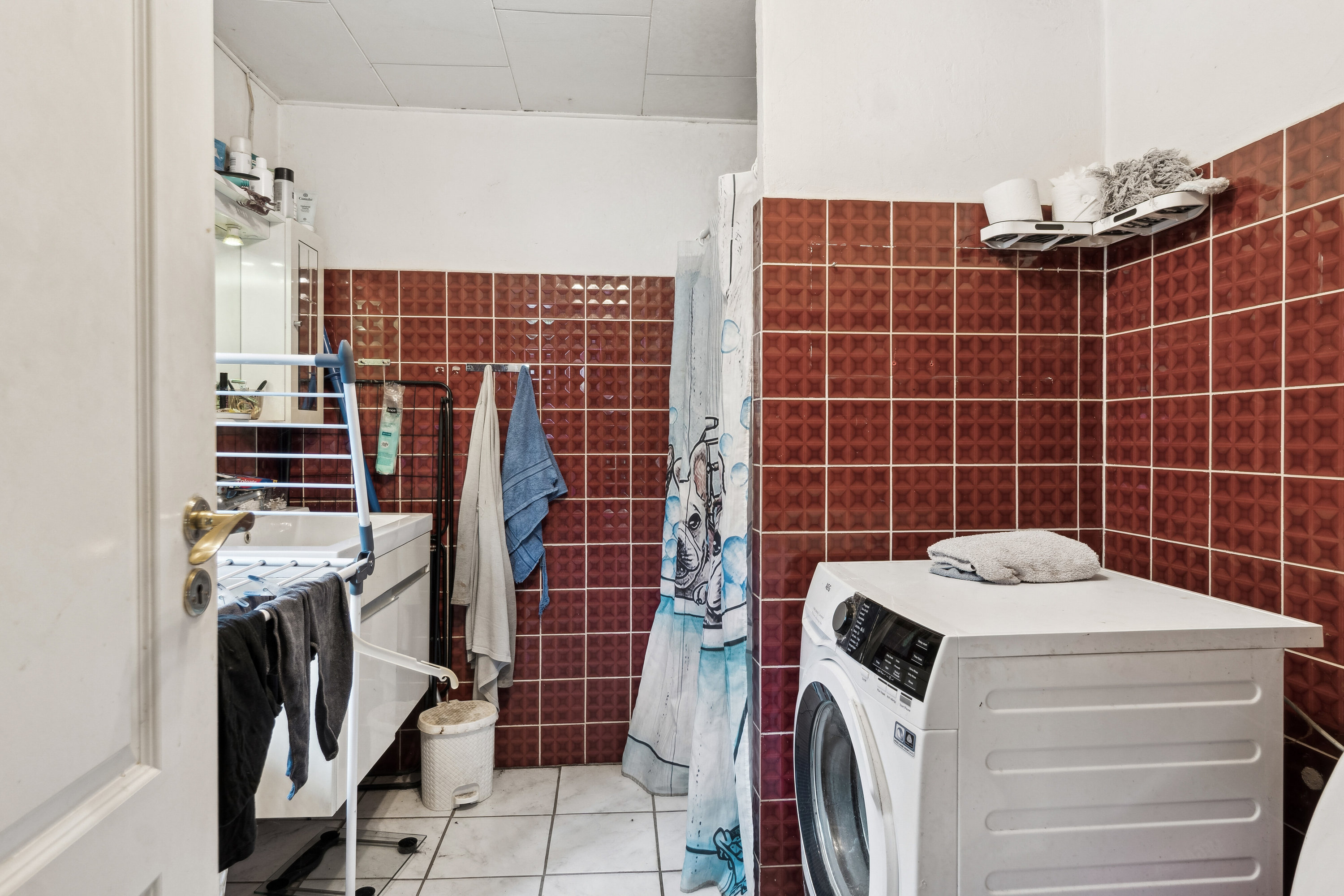 Fremhævet badeværelse lejl til venstre billede i fuldskærmstilstand. Billede af Engelstrupvej 6, 4571 Grevinge