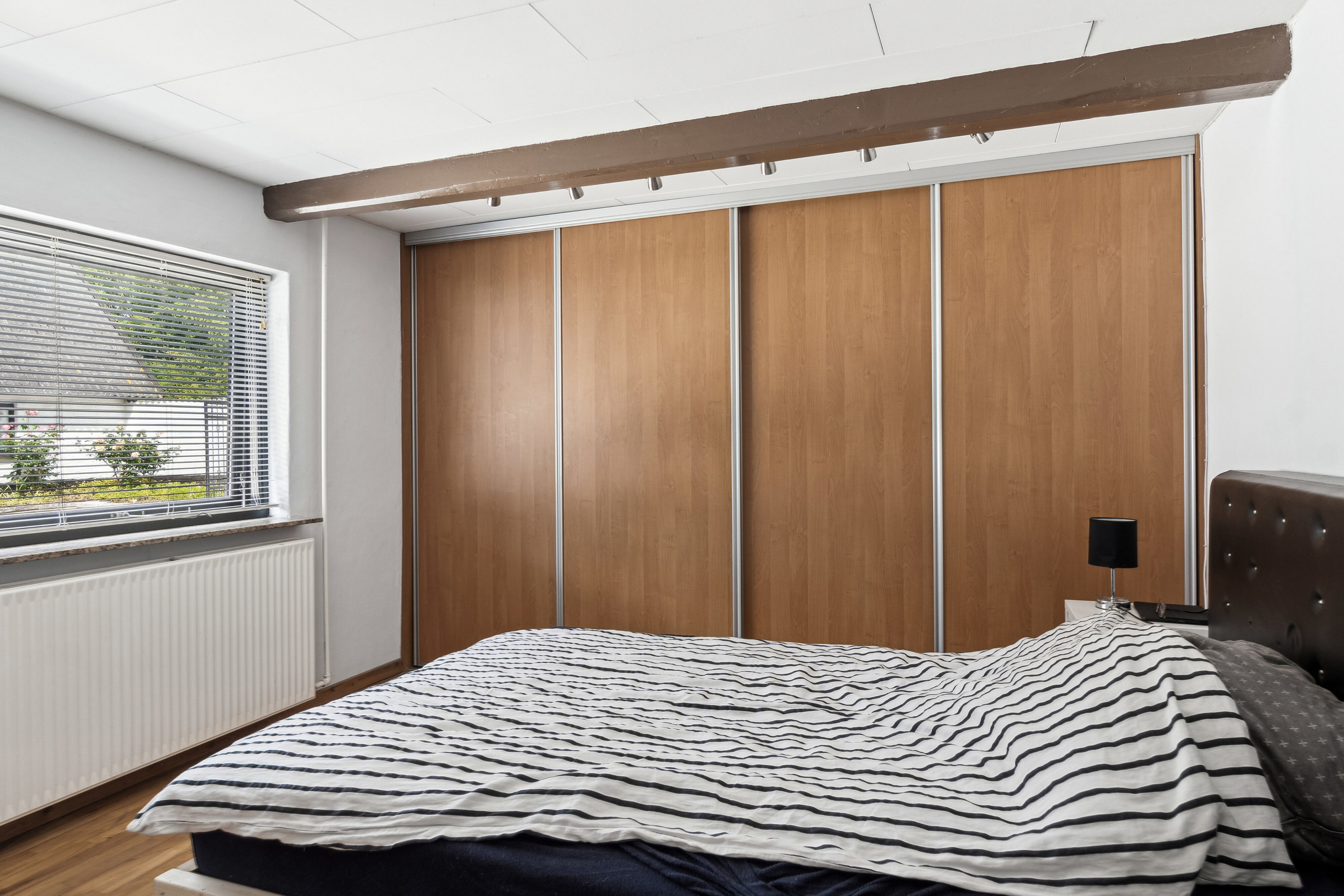 Fremhævet soveværelse lejl til højre billede i fuldskærmstilstand. Billede af Engelstrupvej 6, 4571 Grevinge