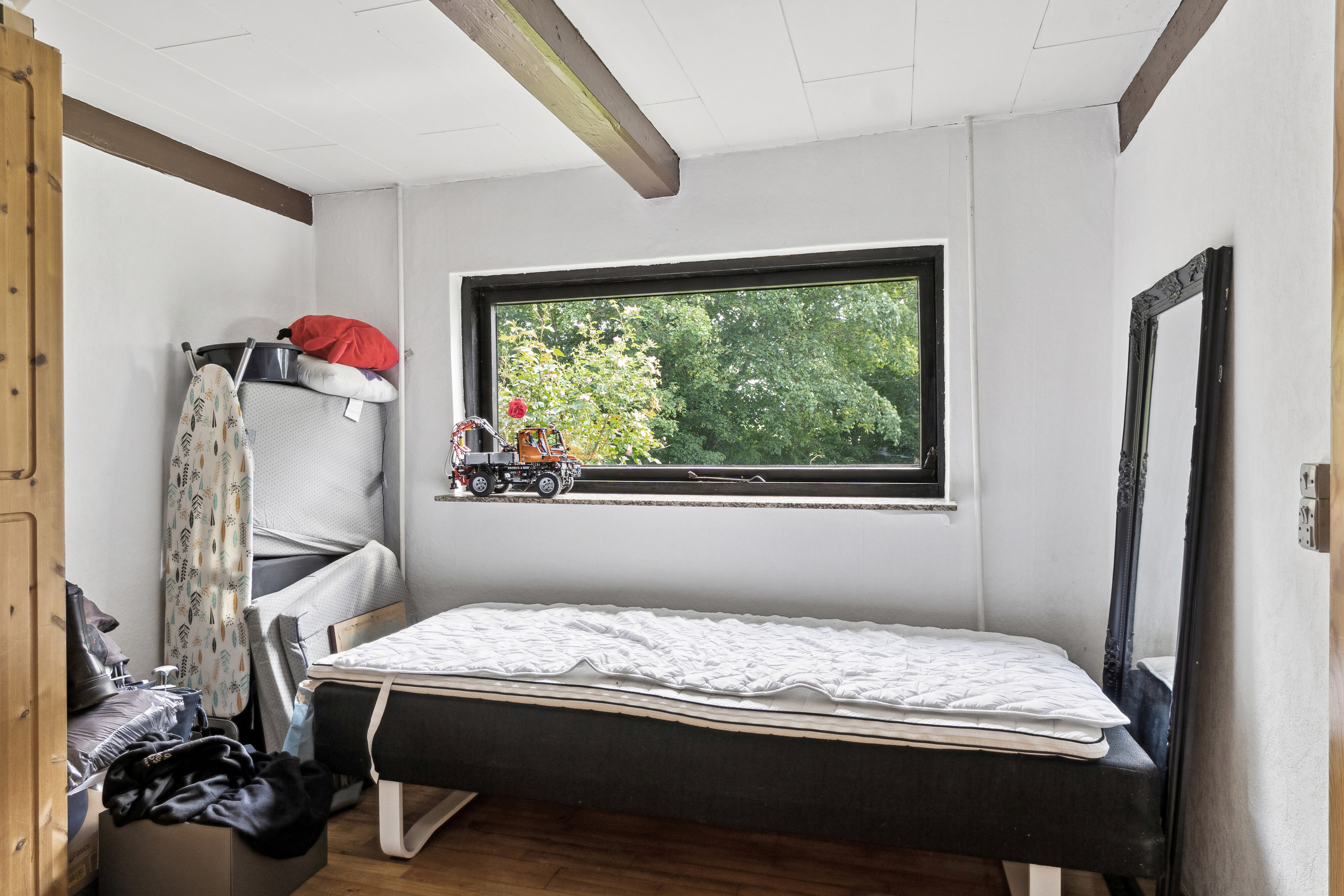 Fremhævet soveværelse lejl til højre billede i fuldskærmstilstand. Billede af Engelstrupvej 6, 4571 Grevinge