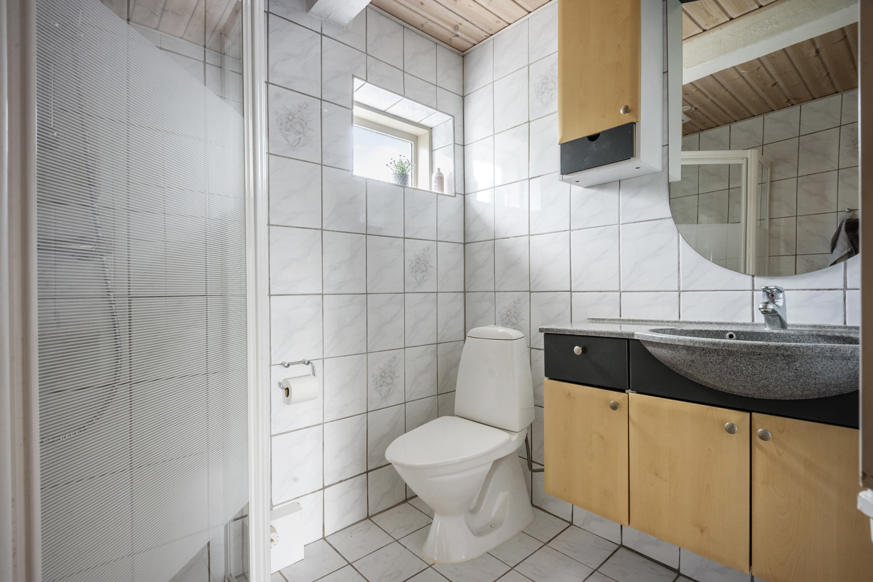 Fremhævet badeværelse billede i fuldskærmstilstand. Billede af Østergade 52, 8300 Odder