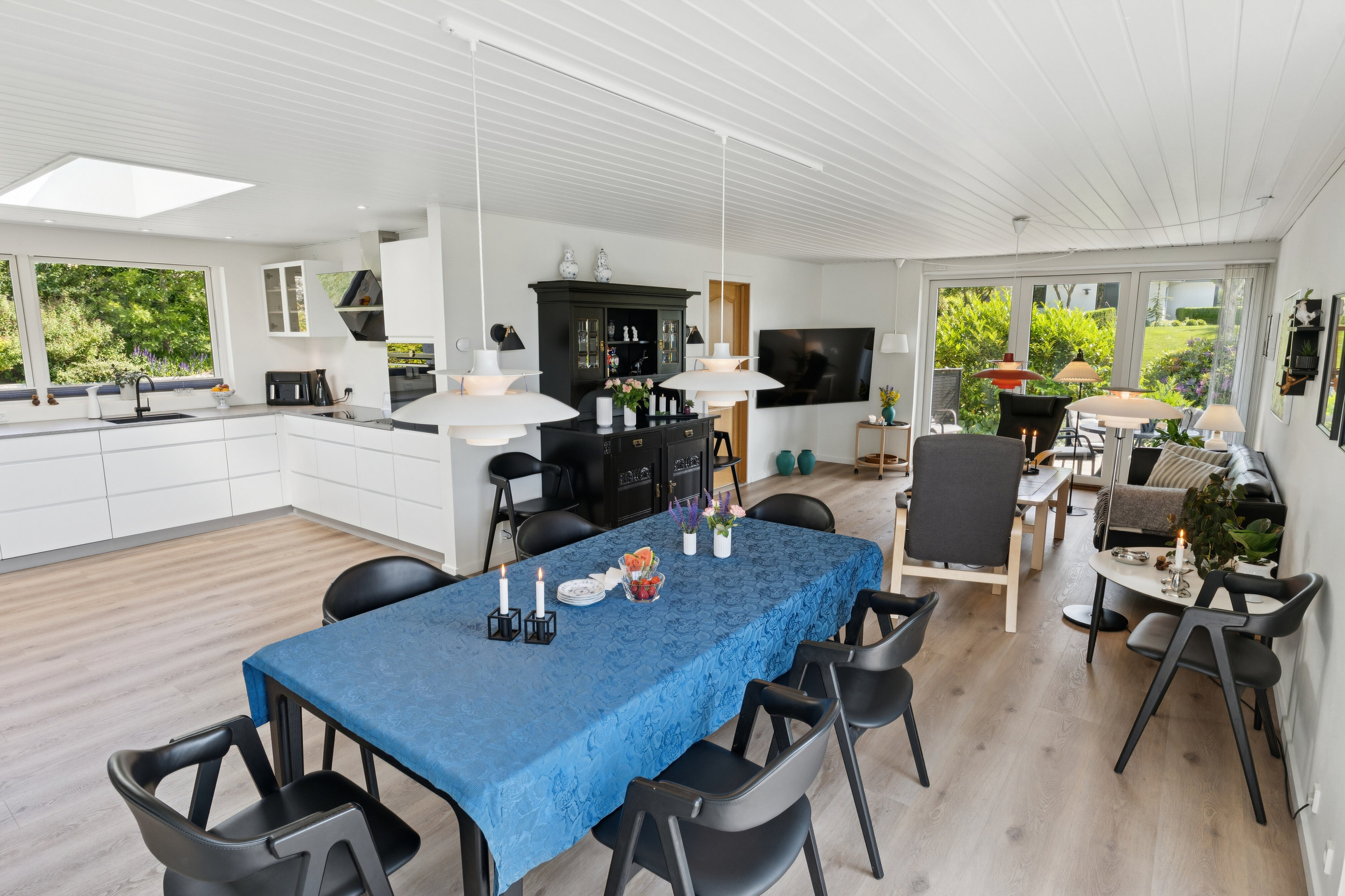 Fremhævet stue billede i fuldskærmstilstand. Billede af Digesmuttevej 7, 9800 Hjørring