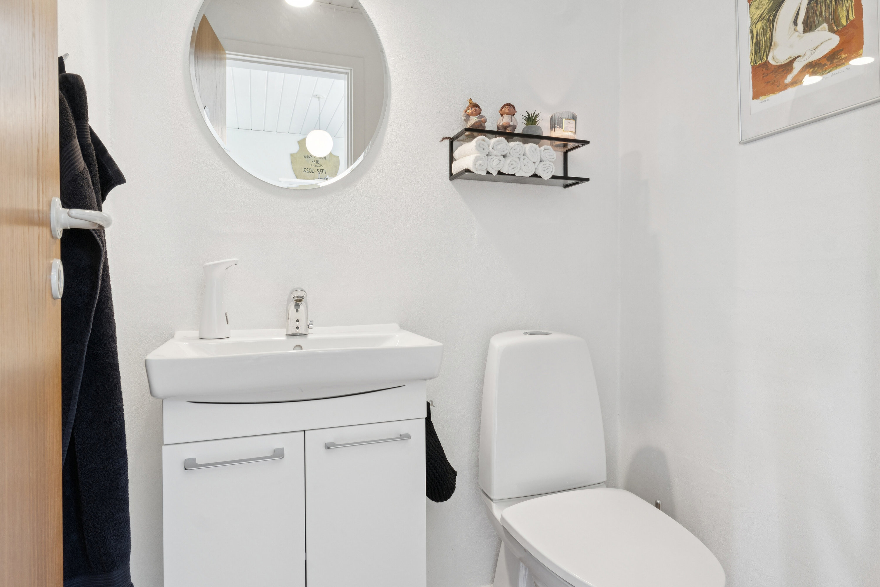 Fremhævet badeværelse billede i fuldskærmstilstand. Billede af Digesmuttevej 7, 9800 Hjørring