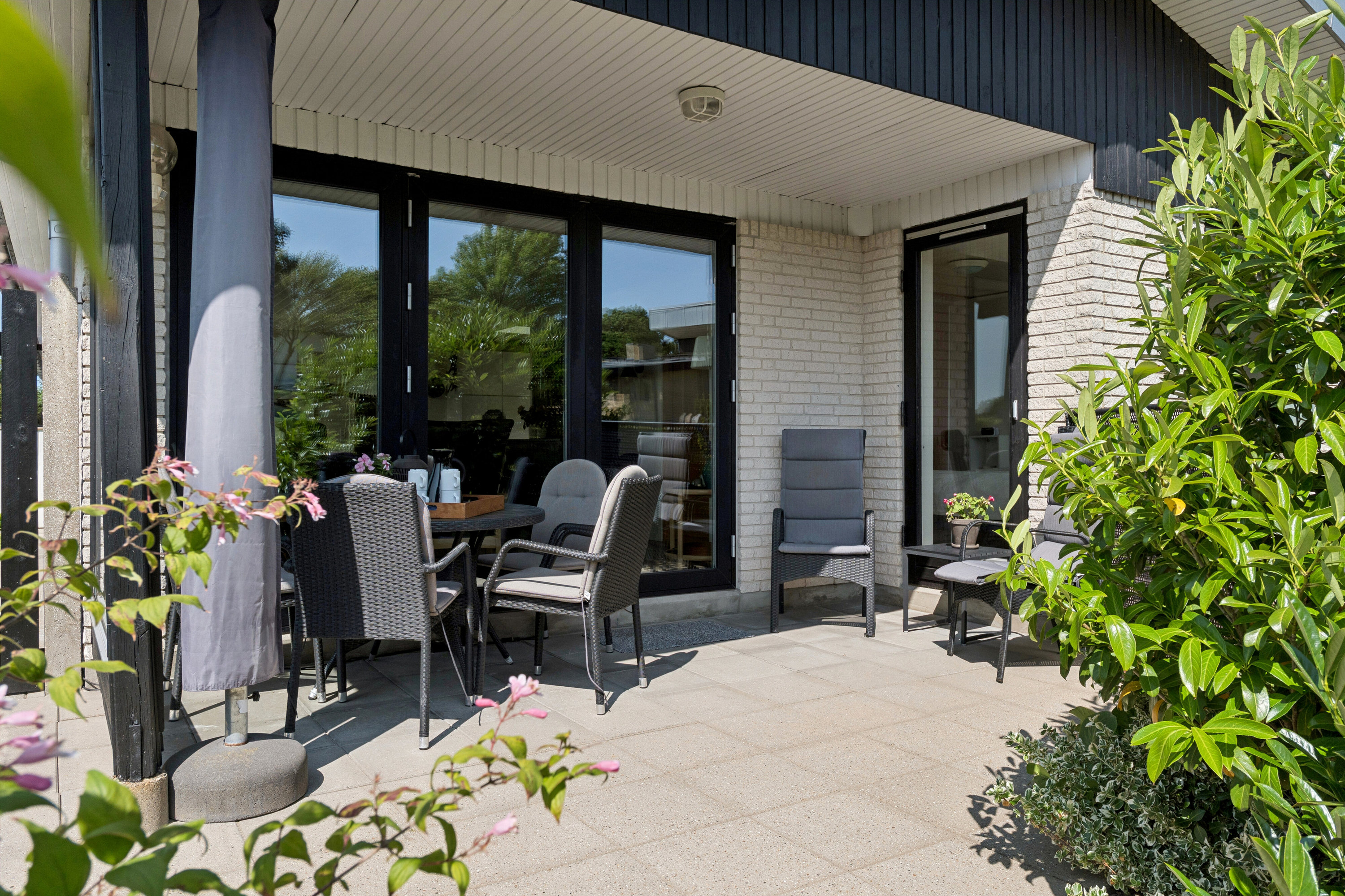 Fremhævet overdækket terrasse billede i fuldskærmstilstand. Billede af Digesmuttevej 7, 9800 Hjørring