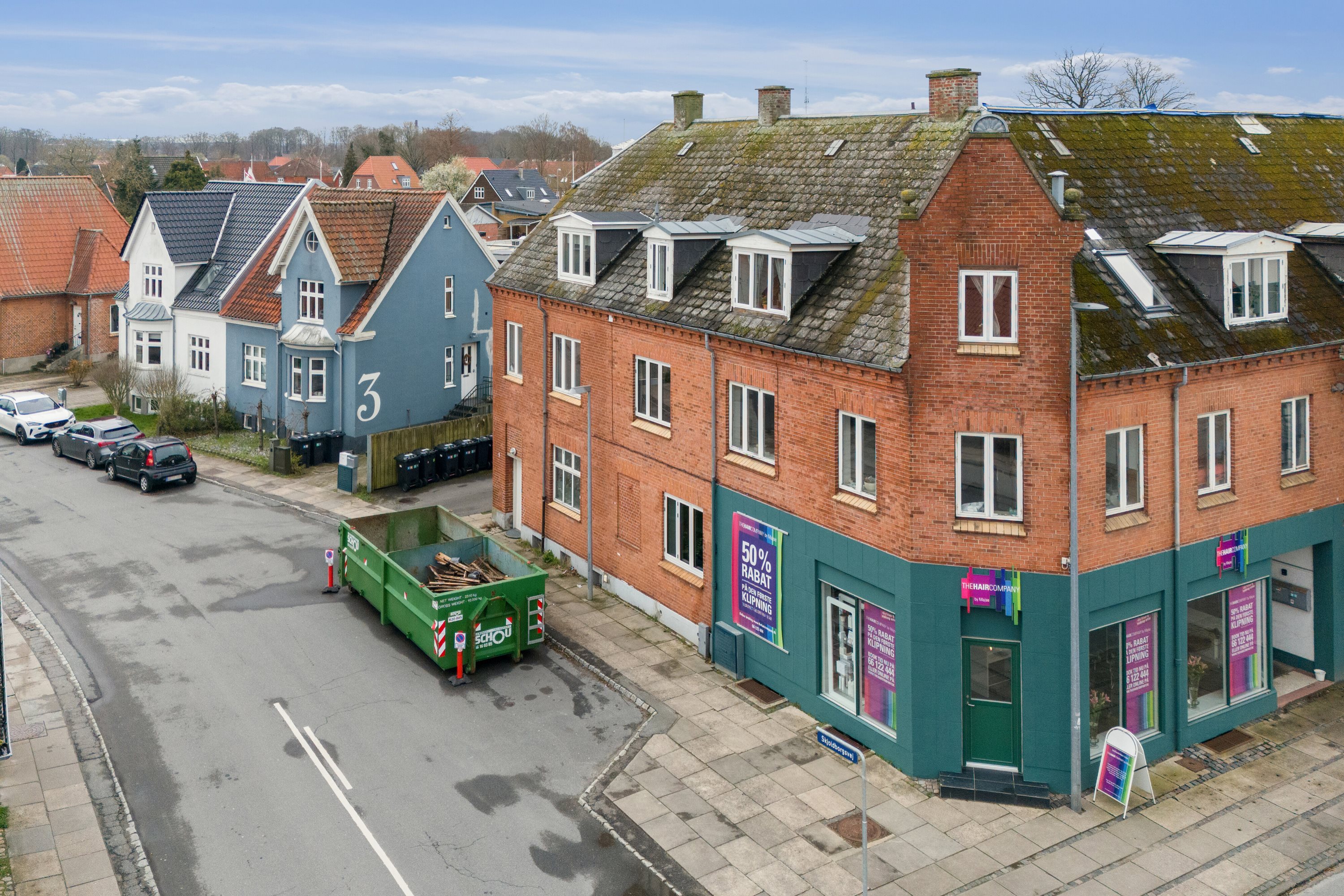 Fremhævet set fra vejen billede i fuldskærmstilstand. Billede af Skjoldborgsvej 1, 2., Næsby, 5270 Odense N