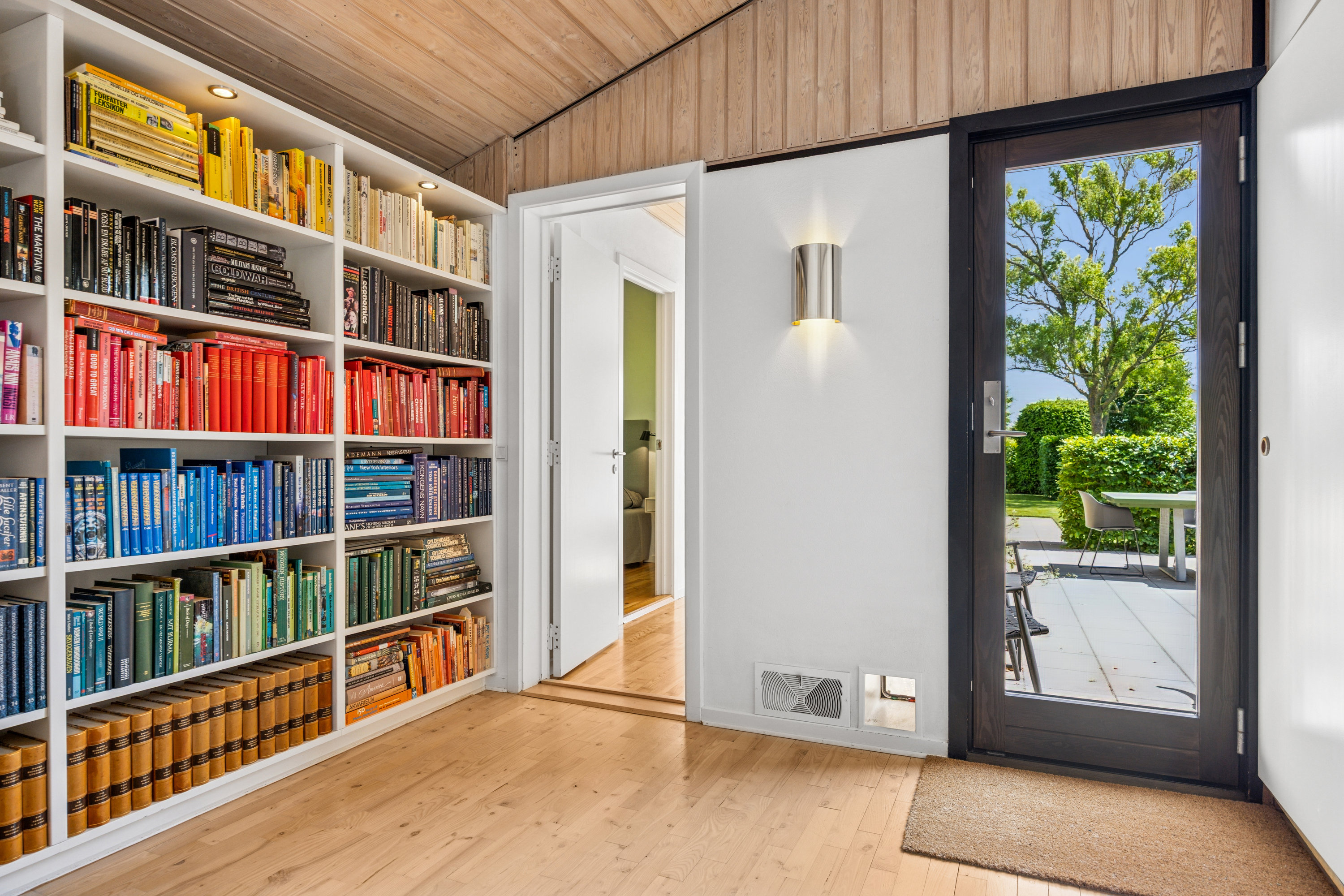 Fremhævet stue billede i fuldskærmstilstand. Billede af Rødslet 8, 9430 Vadum