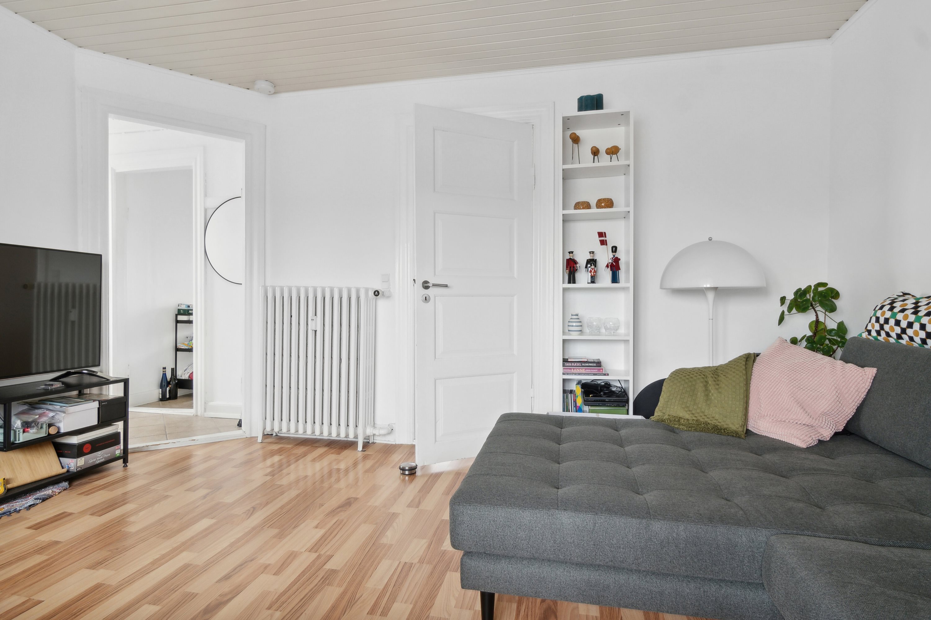 Fremhævet stue billede i fuldskærmstilstand. Billede af Skjoldborgsvej 1, 2., Næsby, 5270 Odense N