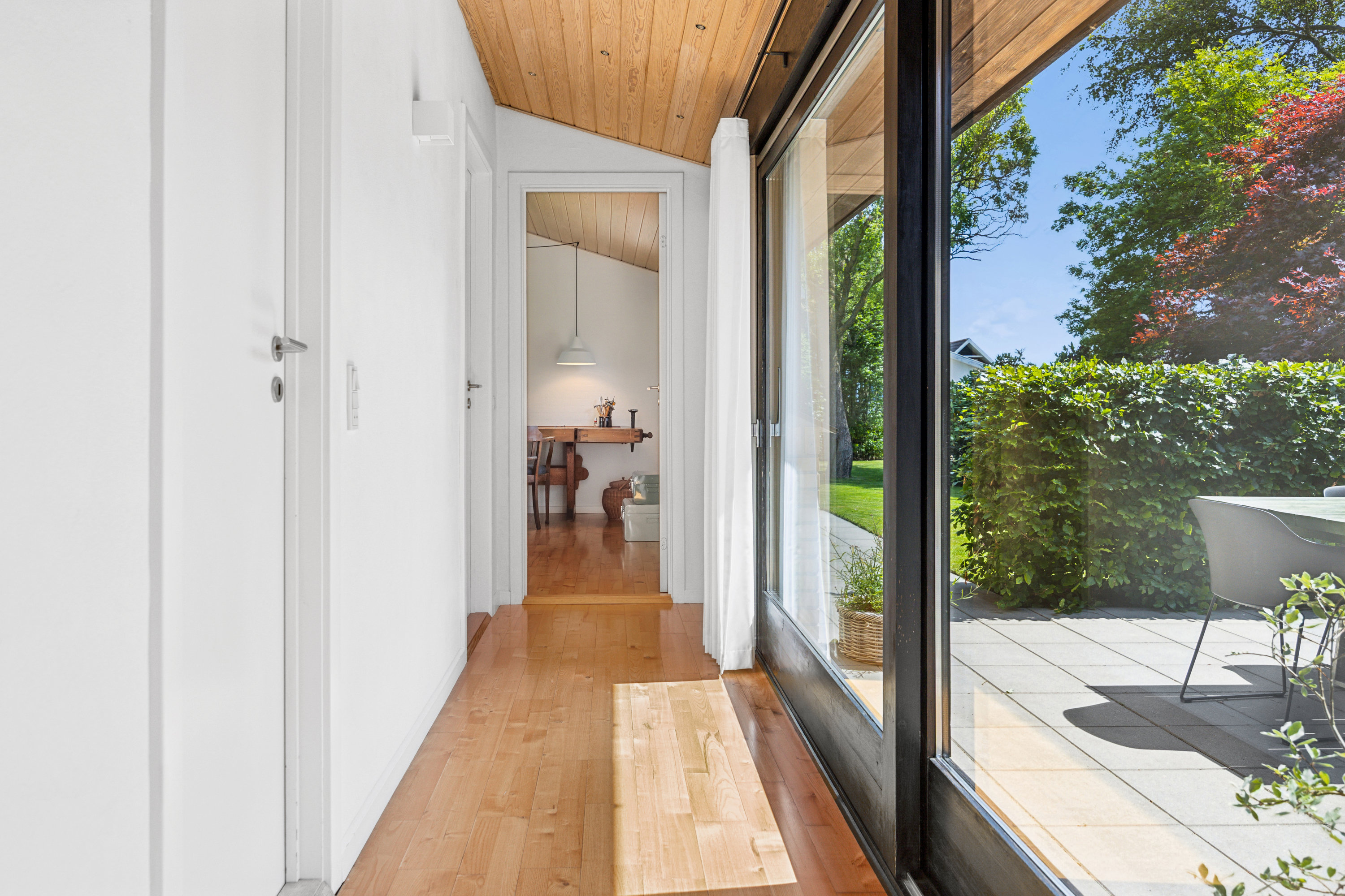 Fremhævet gang billede i fuldskærmstilstand. Billede af Rødslet 8, 9430 Vadum