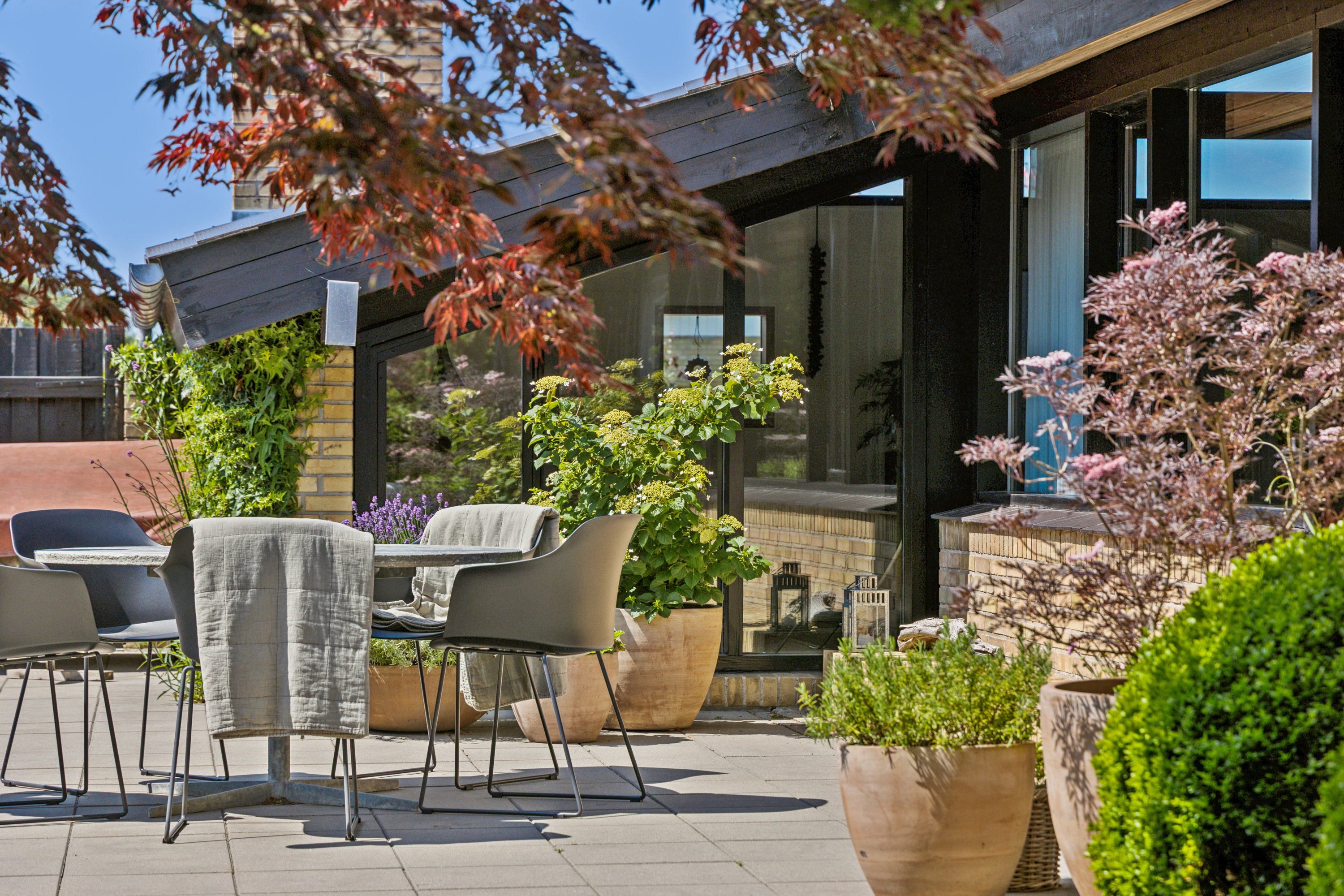 Fremhævet terrasse billede i fuldskærmstilstand. Billede af Rødslet 8, 9430 Vadum