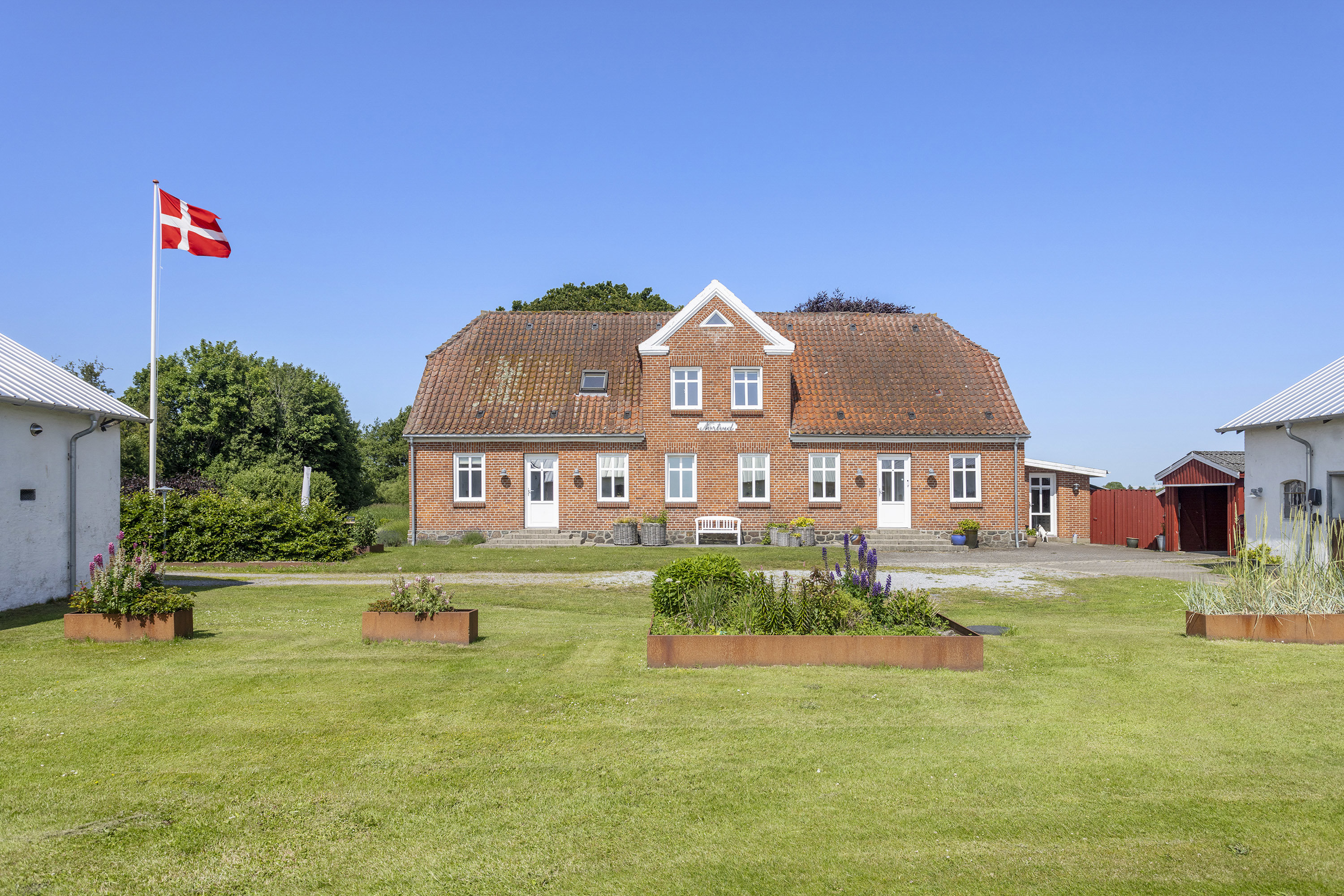 Fremhævet ejendommen billede i fuldskærmstilstand. Billede af Nørtvedvej 8, 9970 Strandby