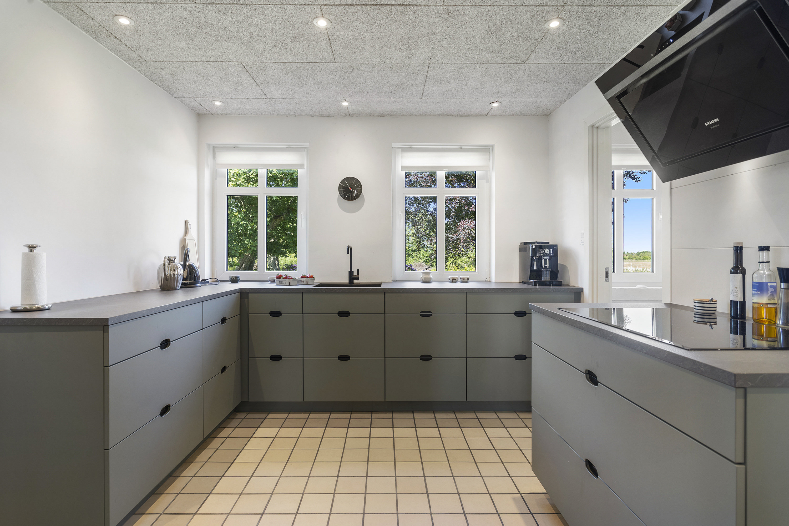 Fremhævet køkken billede i fuldskærmstilstand. Billede af Nørtvedvej 8, 9970 Strandby