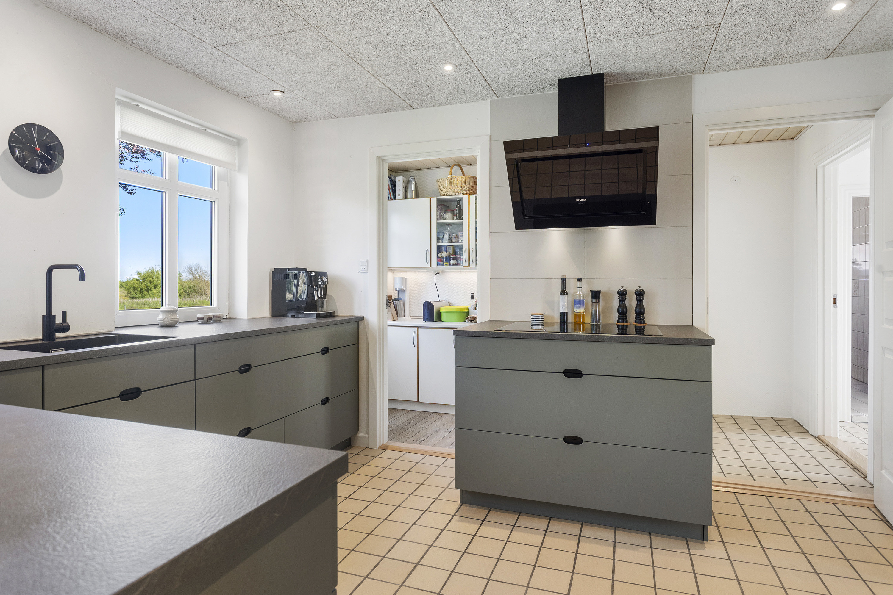 Fremhævet køkken billede i fuldskærmstilstand. Billede af Nørtvedvej 8, 9970 Strandby