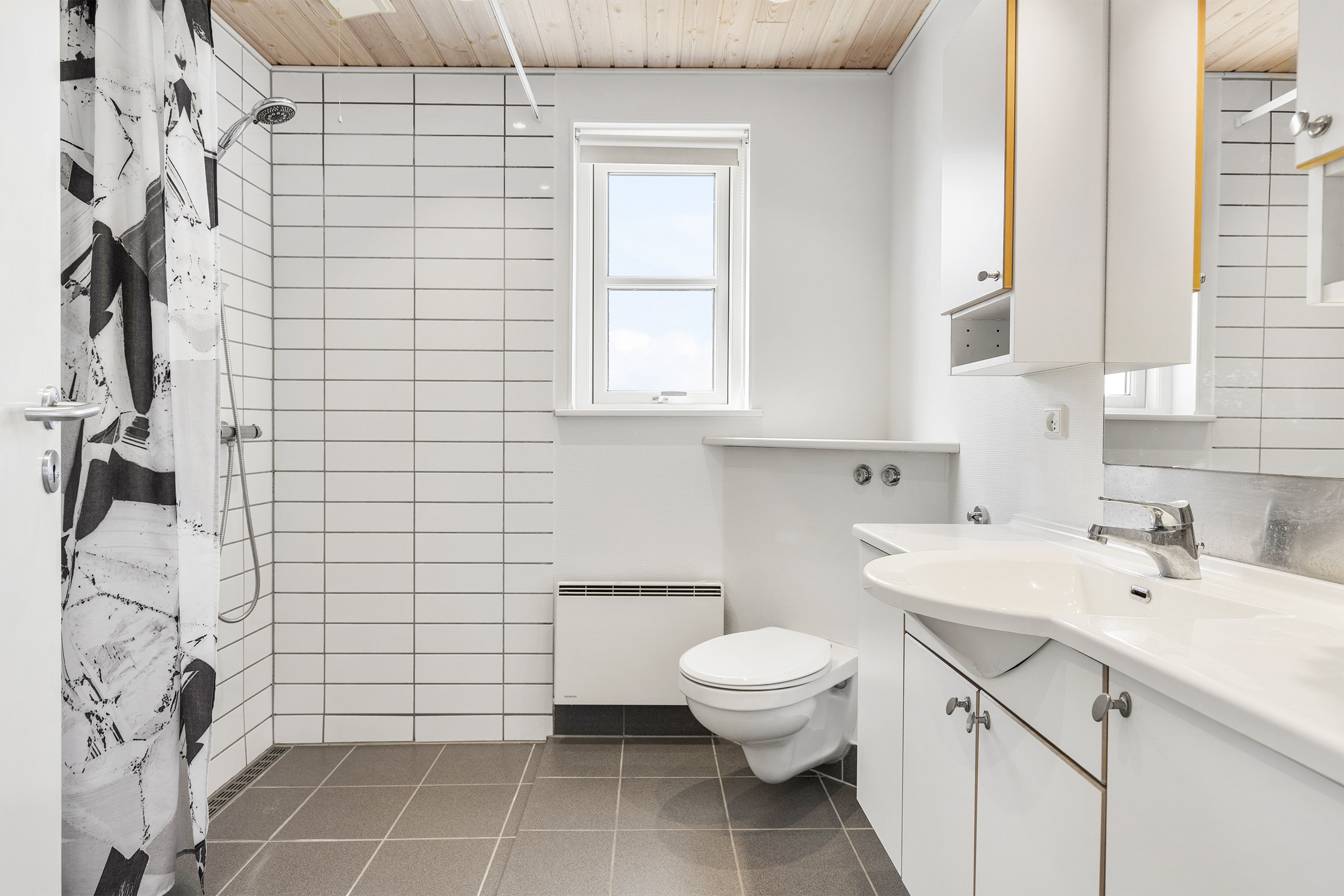 Fremhævet badeværelse billede i fuldskærmstilstand. Billede af Golfparken 9, Gatten, 9640 Farsø