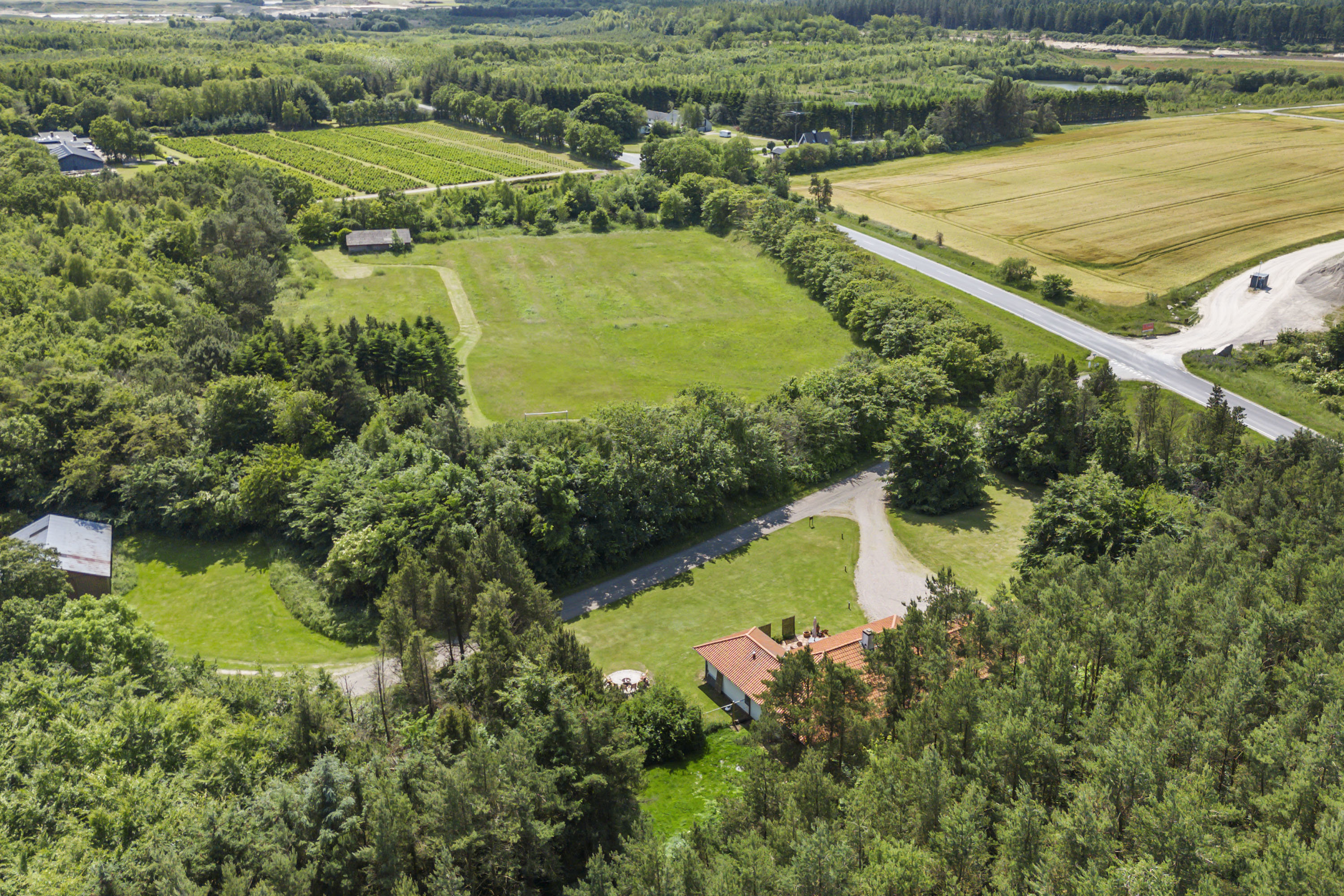 Miniaturebillede 2: luftfoto. Billede af Sandenvej 1, Lyngså, 9300 Sæby